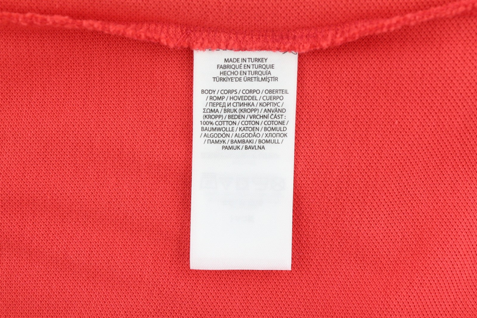 RALPH LAUREN „Custom Slim Fit“ vyriški marškinėliai, 2XL dydžio, raudoni trumpomis rankovėmis, rekomenduojama kaina – 153 USD 