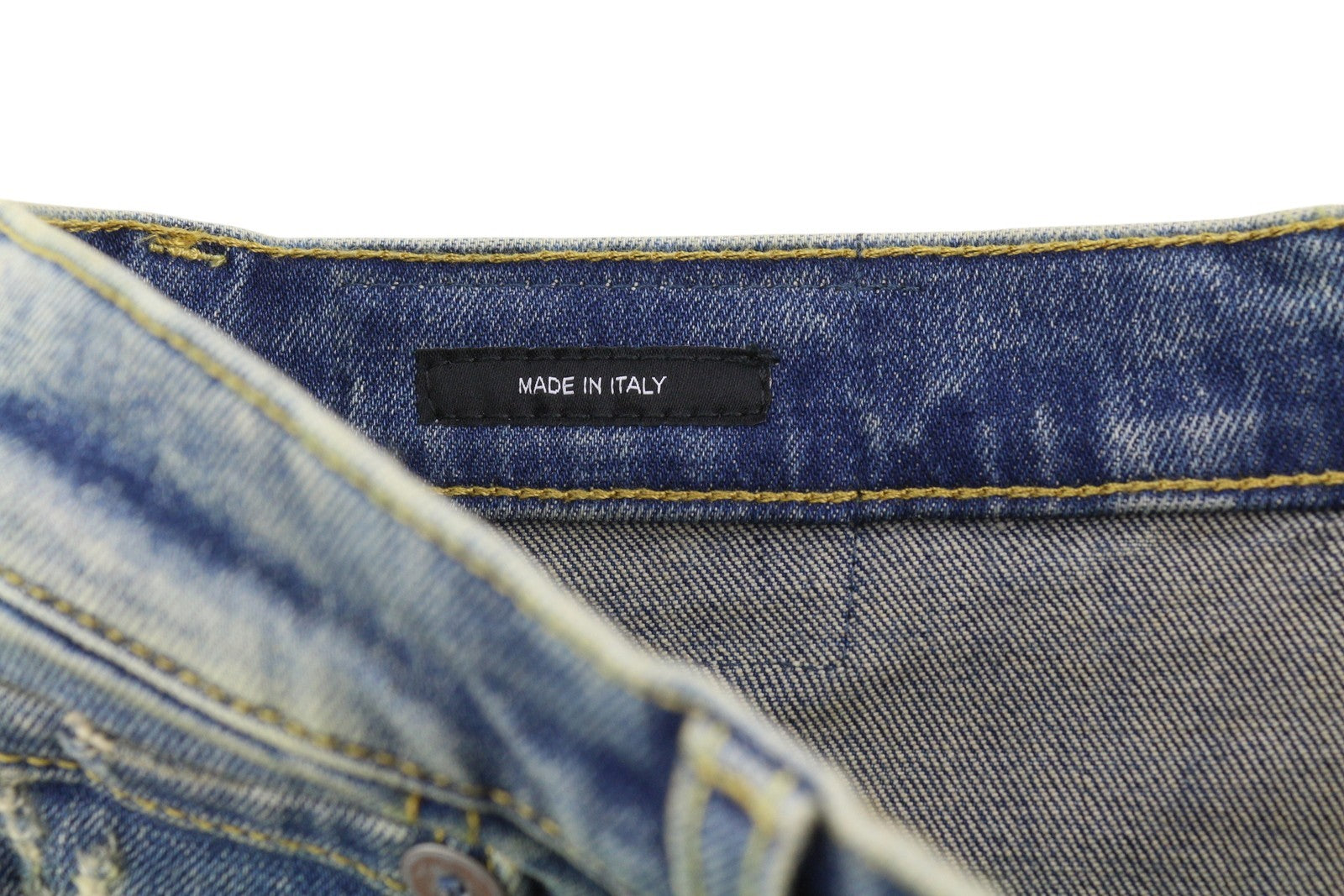 R13 Jane moteriški džinsai, 28 dydis, skalbtos mėlynos spalvos, platėjančios kojos, užtrauktuku, tamprūs, rekomenduojama kaina – 645 € 