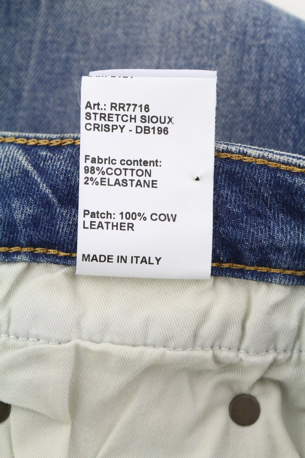 R13 berniukiški tiesūs moteriški džinsai 26 trumpi iki kulkšnies, skalbti „Bue Kelly“ tamprūs, rekomenduojama kaina – 645 € 