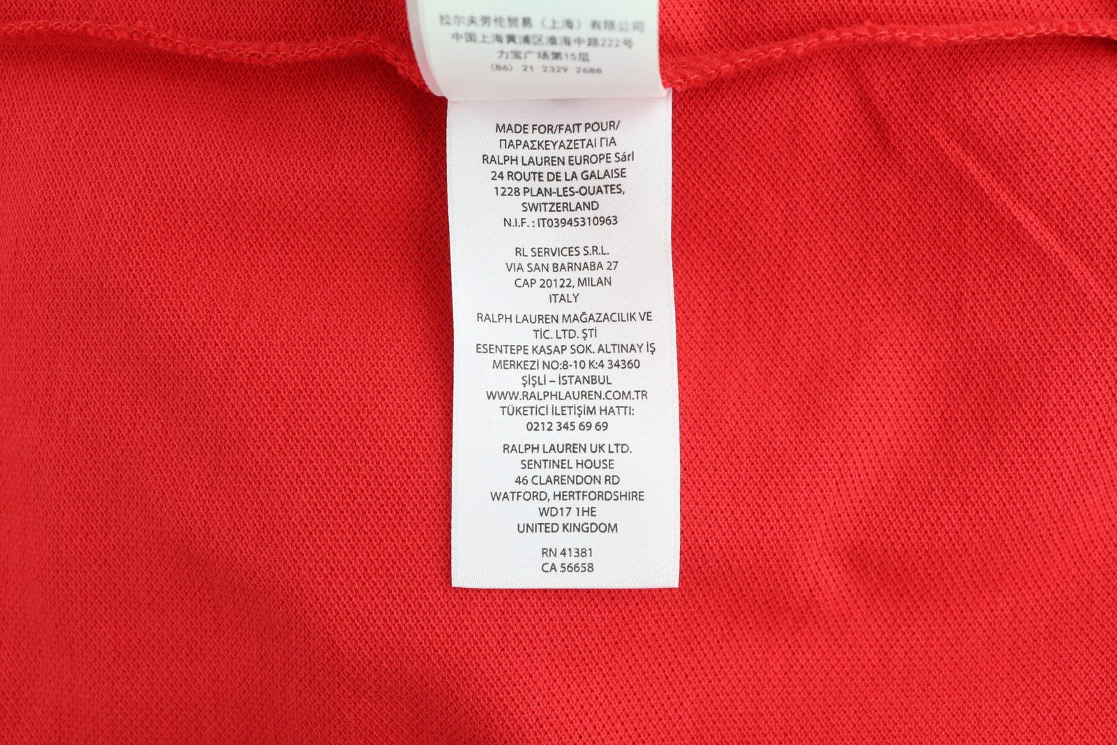 RALPH LAUREN Sim Fit vyriški marškinėliai L dydžio, raudoni, trumpomis rankovėmis, polo apykakle ir logotipu, rekomenduojama kaina – 129 € 