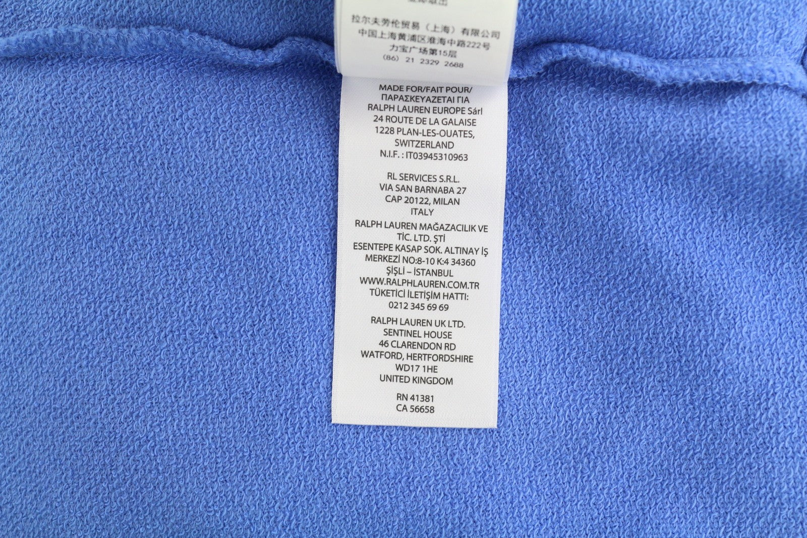 RALPH LAUREN vyriški XL dydžio mėlyni marškinėliai trumpomis rankovėmis, tampria apykakle ir polo kakleliu, rekomenduojama kaina – 145 € 