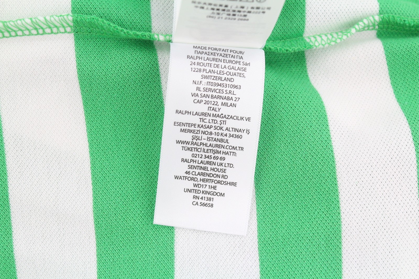 RALPH LAUREN „Custom Slim“ vyriški marškinėliai su žaliais dryžuotais polo kakleliais, rekomenduojama kaina – 139 € 