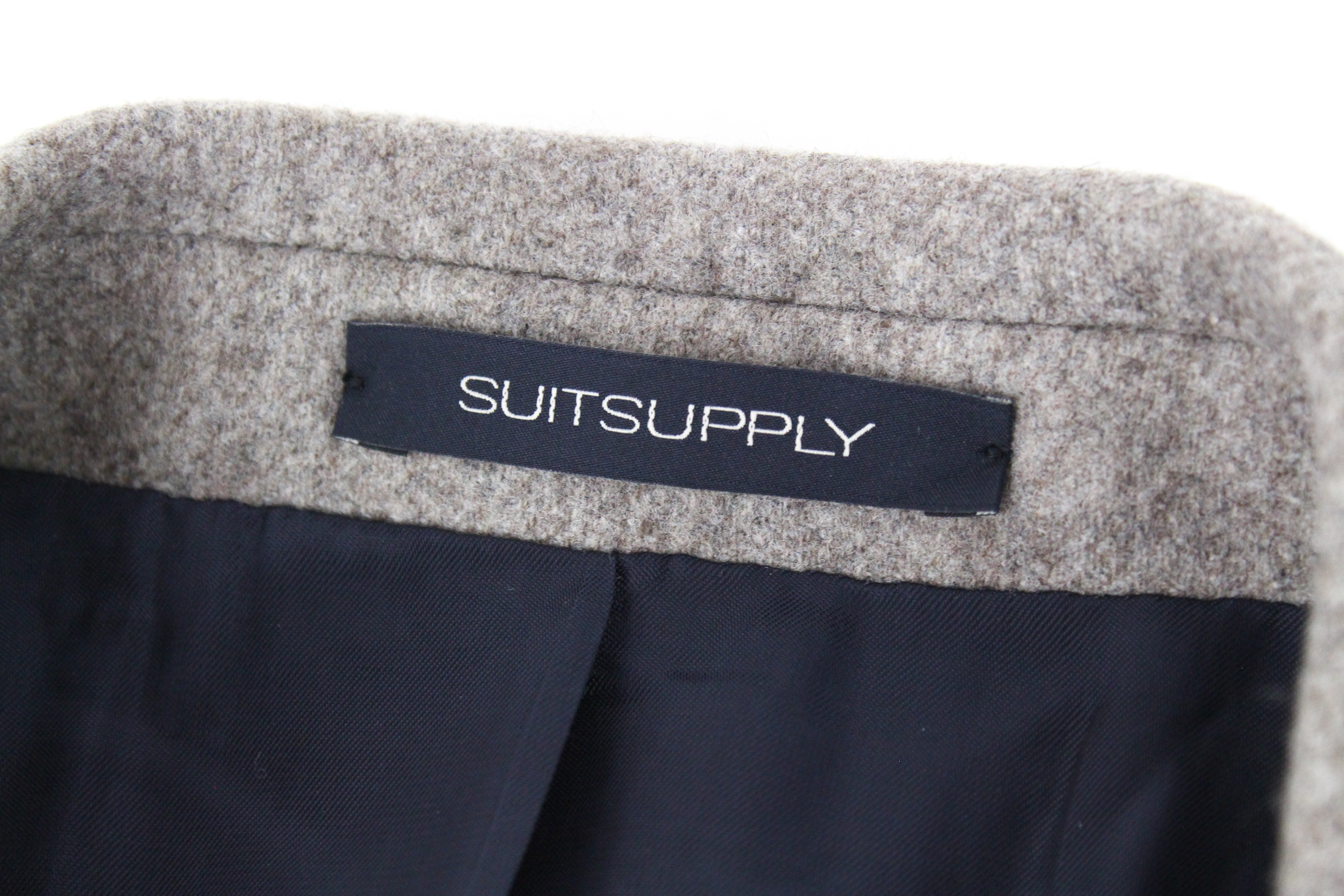 „SUITSUPPLY Vicenza“ vyriškas pilkai rudas flanelės pamušalu paltas, UK38R, dydis 