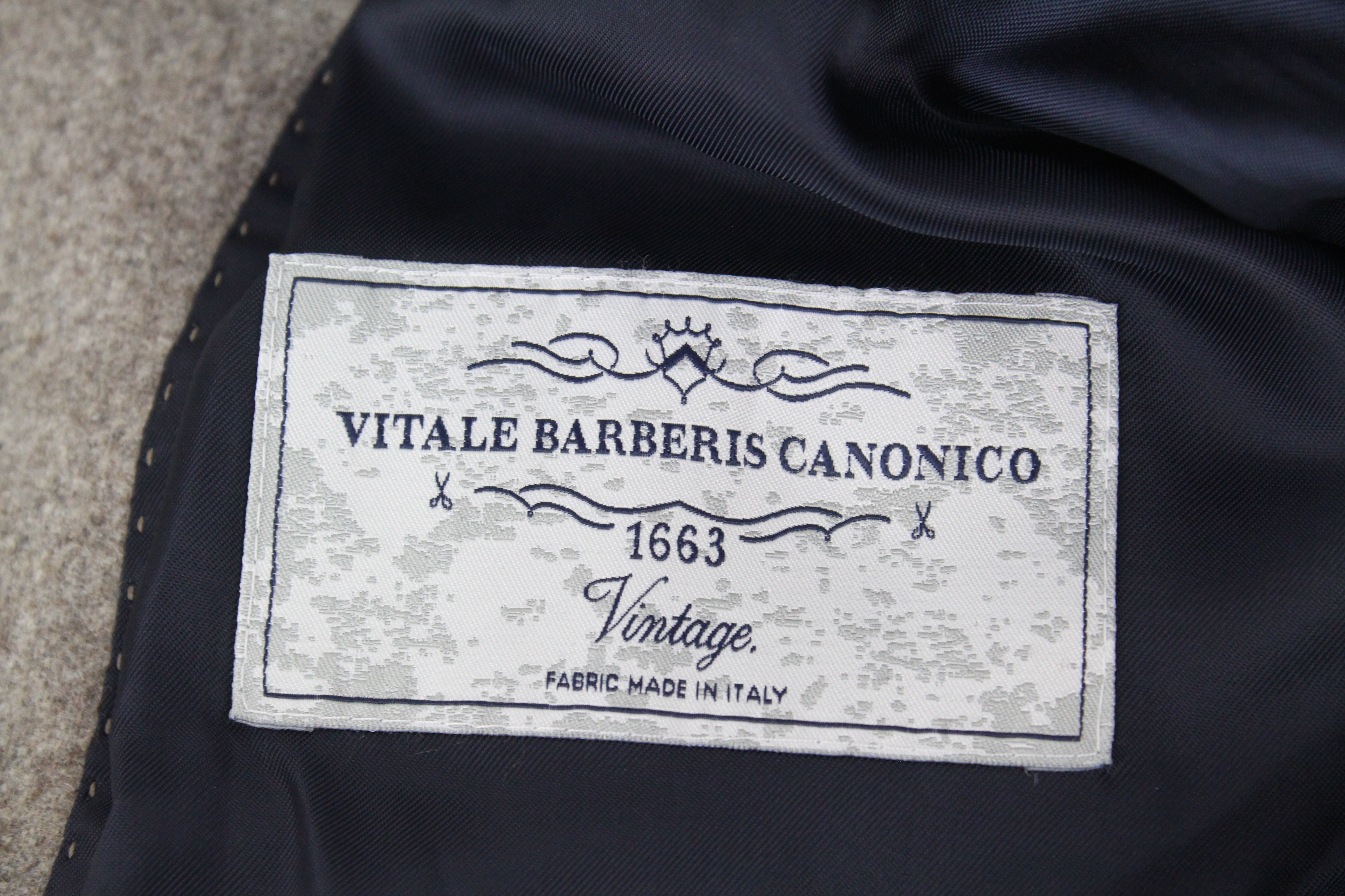 „SUITSUPPLY Vicenza“ vyriškas pilkai rudas flanelės pamušalu paltas, UK38R, dydis 