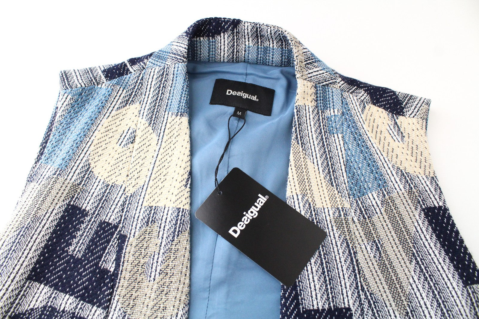 DESIGUAL moteriška liemenė su raidėmis M su abstraktaus logotipo raštu ir kišenėmis 