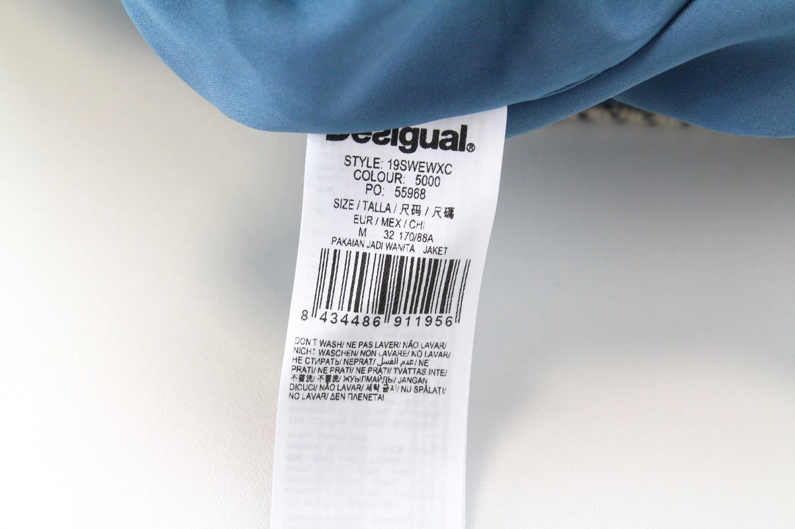 DESIGUAL moteriška liemenė su raidėmis M su abstraktaus logotipo raštu ir kišenėmis 