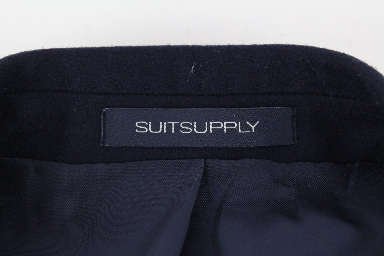 „SUITSUPPLY Vicenza“ vyriškas pamušalu tamsiai mėlynas vilnonis vidutinio ilgio flanelinis paltas, UK44S, dydžiai 