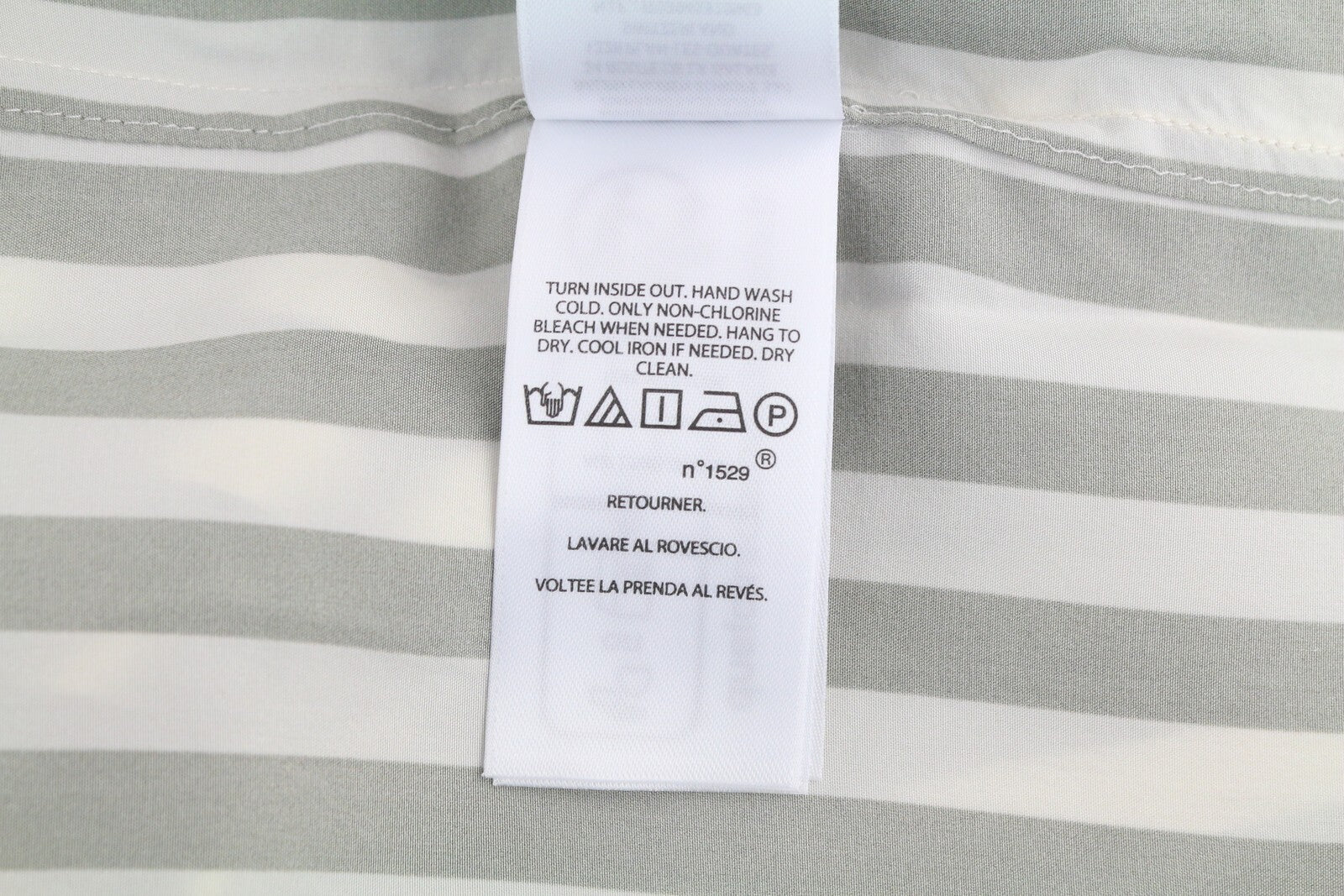 RALPH LAUREN moteriški marškinėliai M, šilkmedžio spalvos, dryžuoti, su sagomis, iškirpte. RMK 391 USD. 