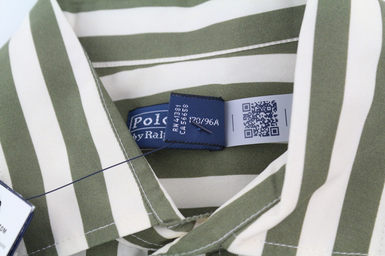 RALPH LAUREN moteriški marškinėliai M, šilkmedžio spalvos, dryžuoti, su sagomis, iškirpte. RMK 391 USD. 