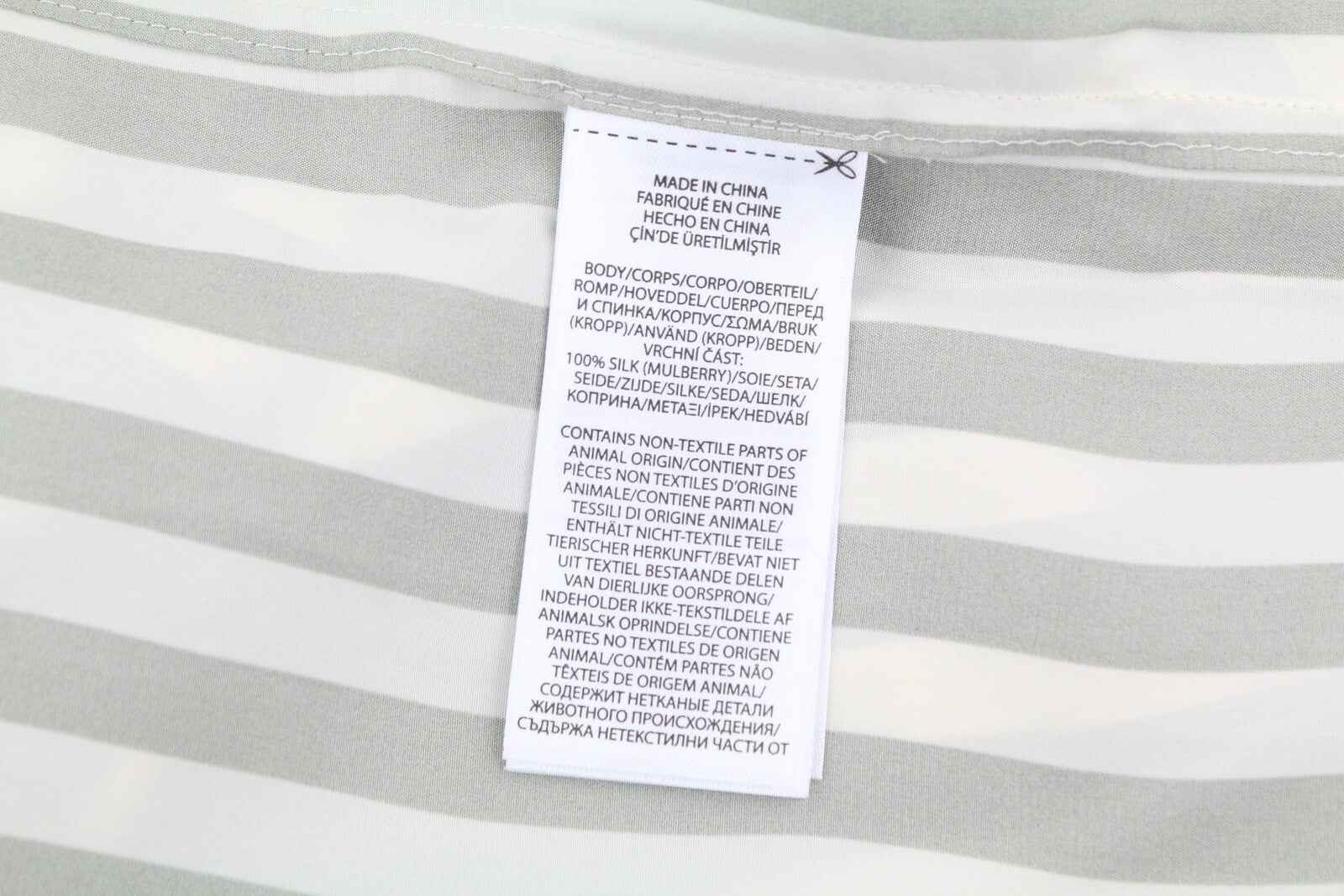 RALPH LAUREN moteriški marškinėliai M, šilkmedžio spalvos, dryžuoti, su sagomis, iškirpte. RMK 391 USD. 