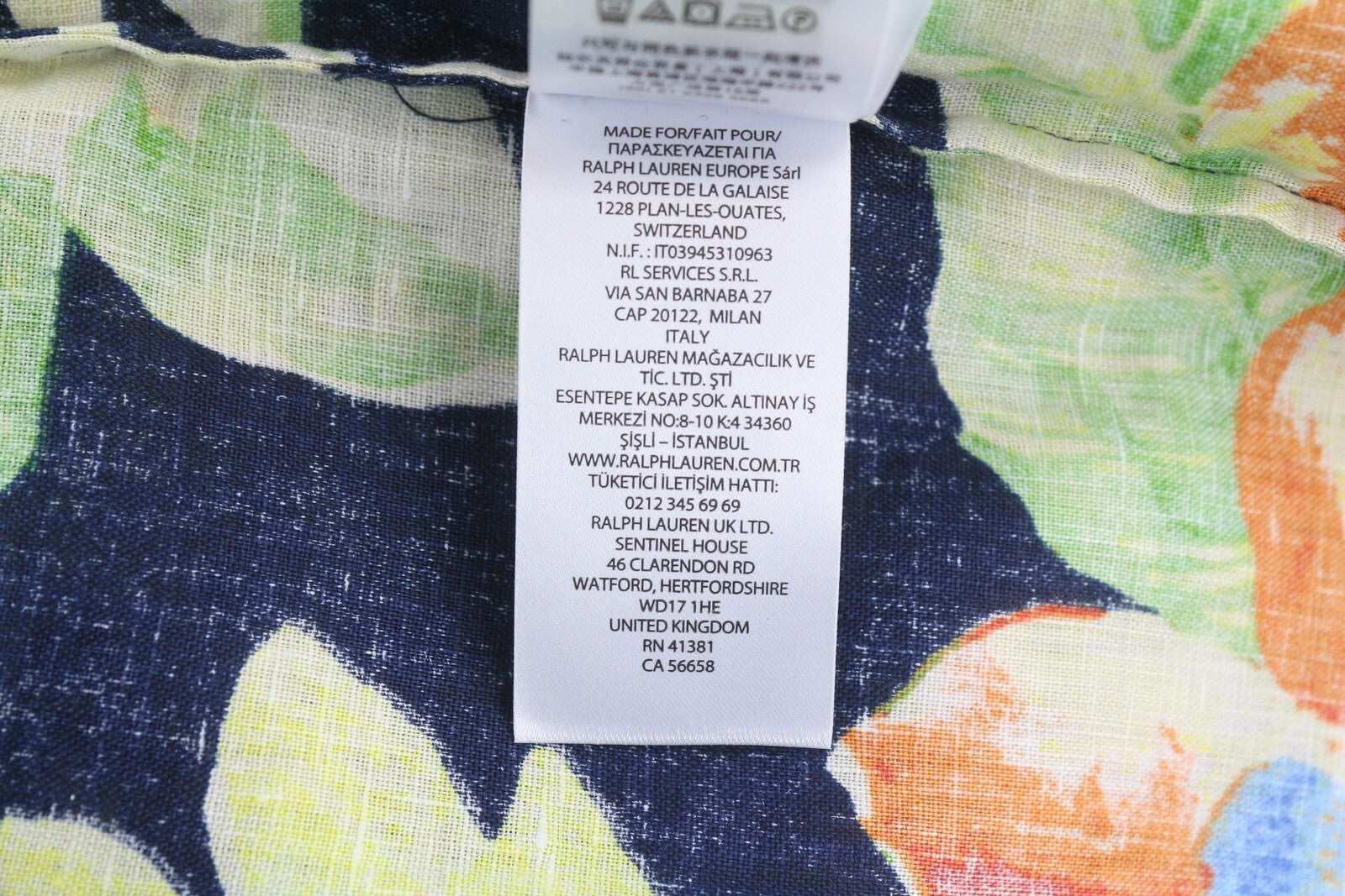 LAUREN RALPH LAUREN moteriški marškinėliai trumpomis rankovėmis, 2XL dydžio, lininiai su sagomis ir gėlėmis. Rekomenduojama kaina – 169 €. 