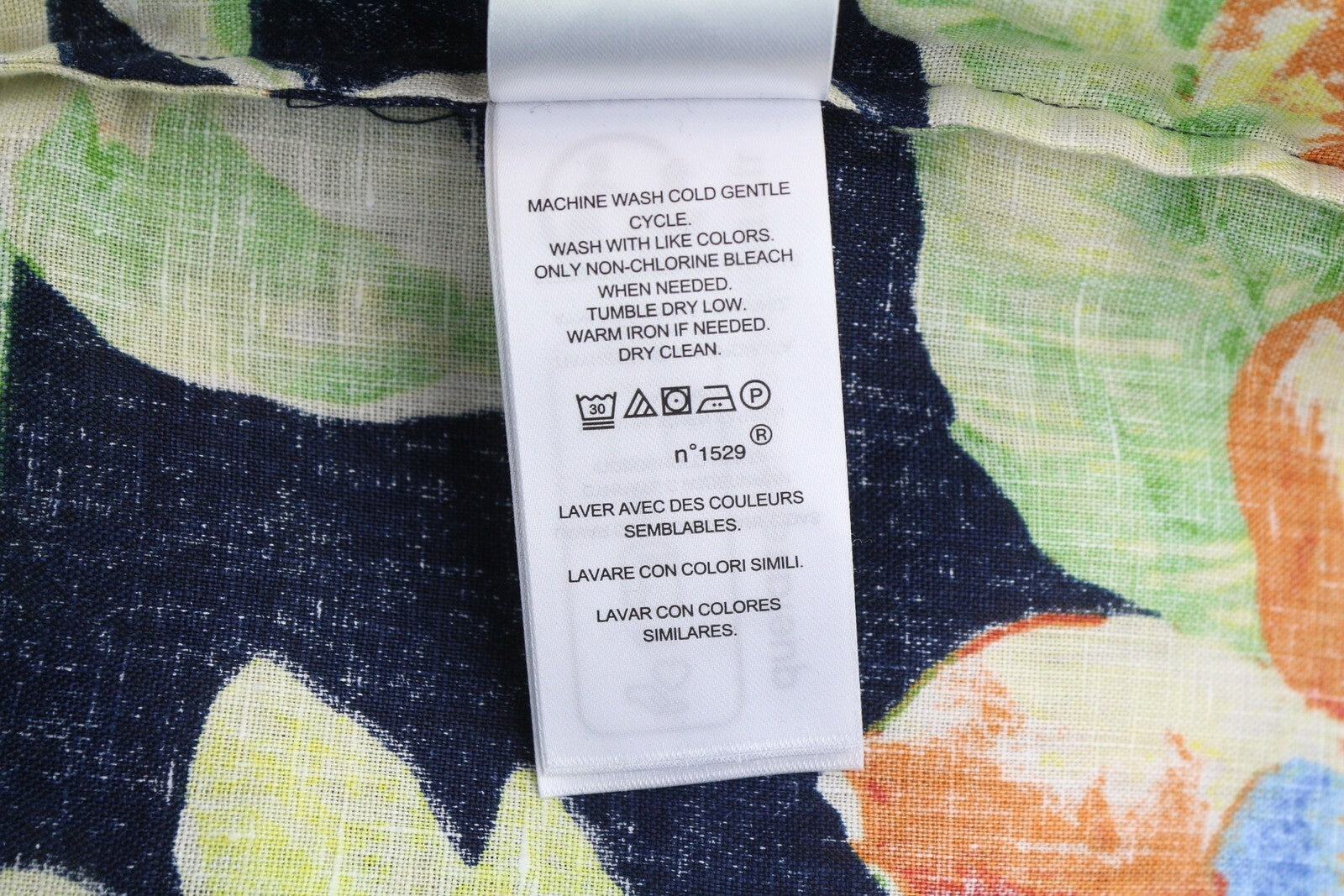 LAUREN RALPH LAUREN moteriški marškinėliai trumpomis rankovėmis, 2XL dydžio, lininiai su sagomis ir gėlėmis. Rekomenduojama kaina – 169 €. 