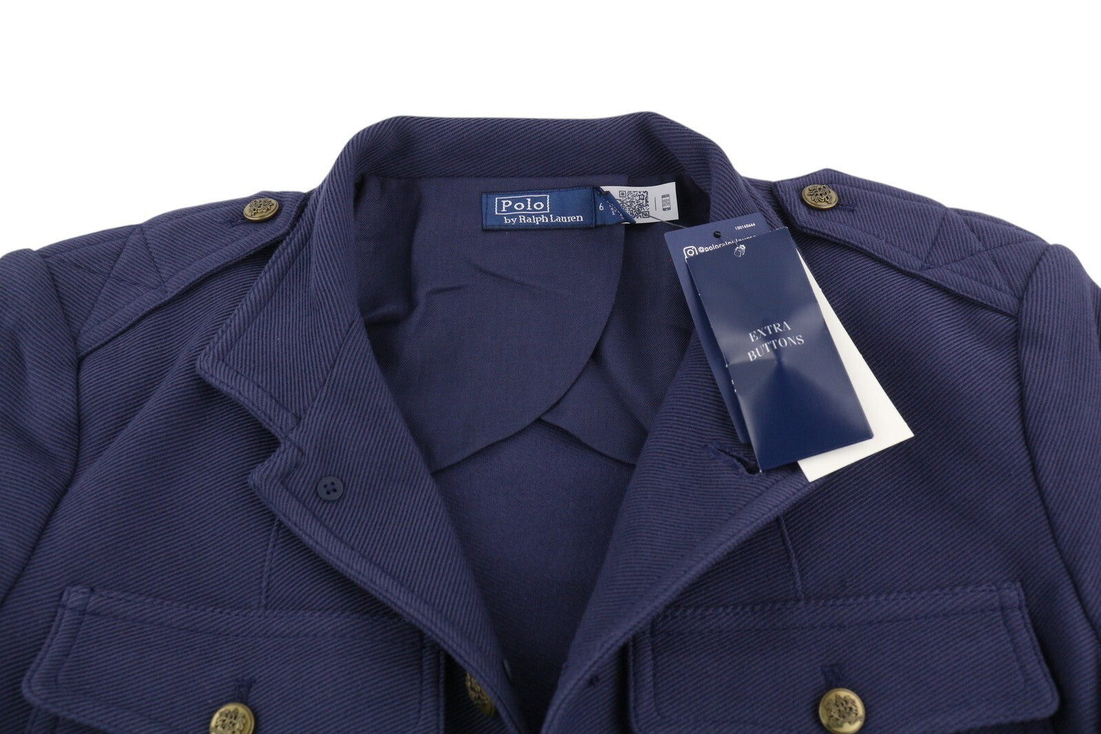 RALPH LAUREN moteriškas švarkas S dydžio tamsiai mėlynas su uždėtinėmis kišenėmis ir tekstūruotomis sagomis. Rekomenduojama kaina – 229 €. 