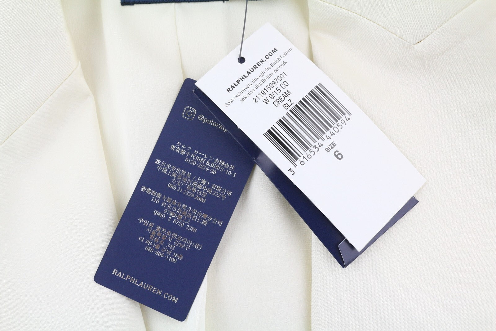 RALPH LAUREN moteriškas švarkas S, baltas, trumpintas vilnos mišinio švarkas su atvartu, rekomenduojama kaina – 963 USD 