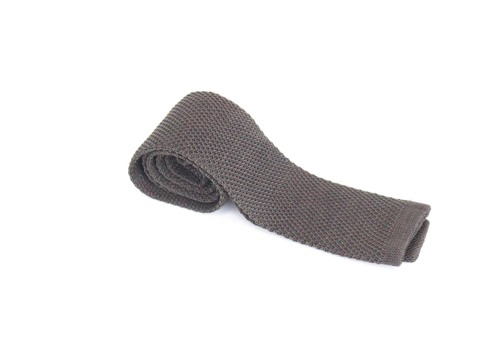 SUITSUPPLY vyriškas megztas kaklaraištis 148x5,5 cm rudas šilkinis megztas kvadratiniais galais 