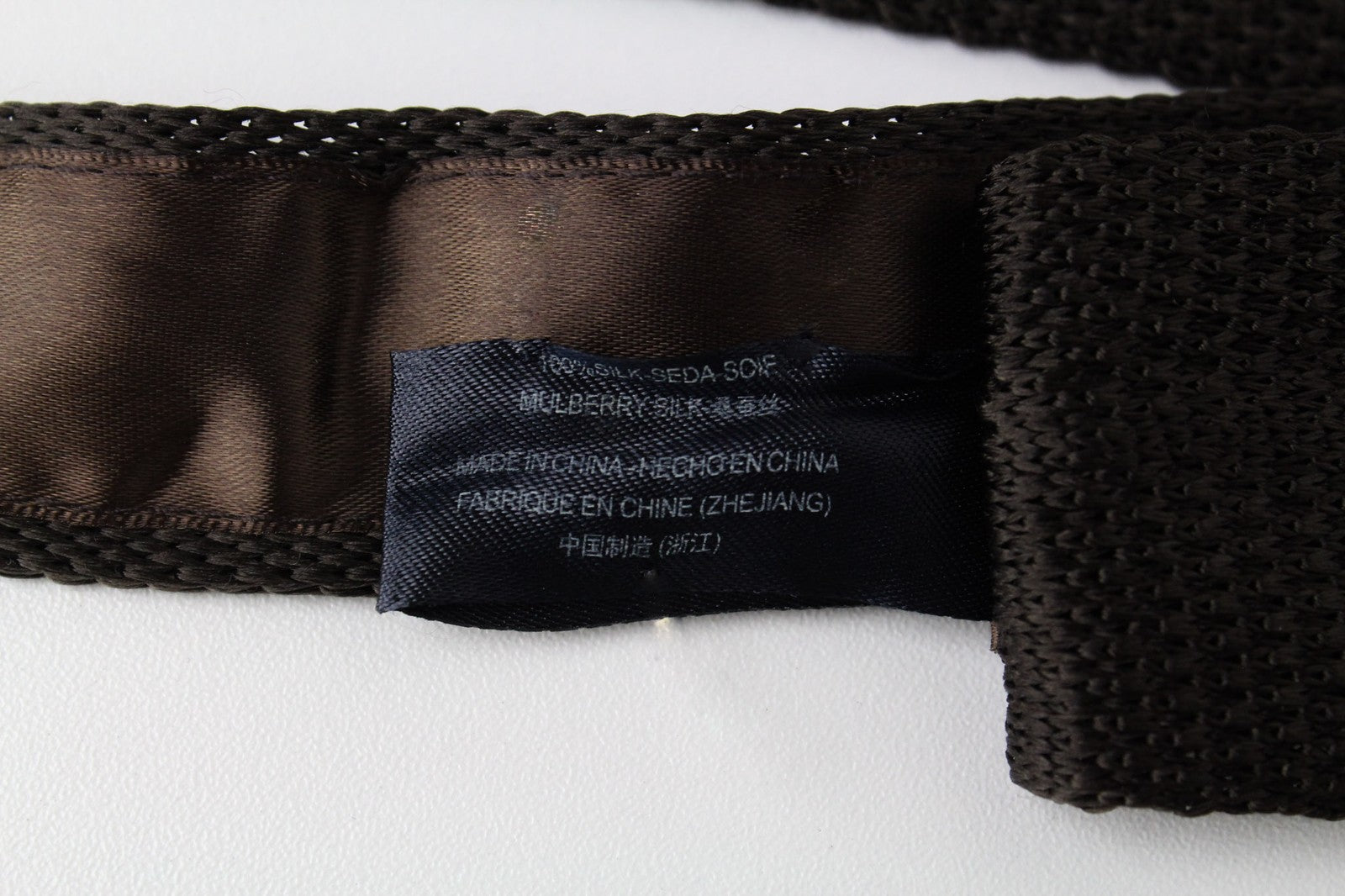 SUITSUPPLY vyriškas megztas kaklaraištis 148x5,5 cm rudas šilkinis megztas kvadratiniais galais 