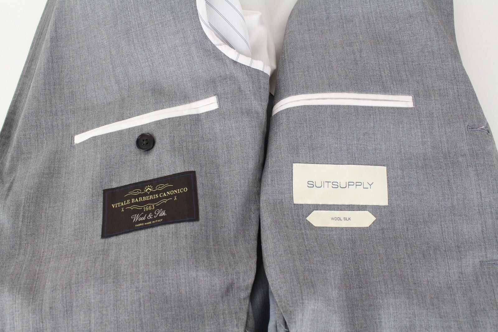 „SUITSUPPLY“ vyriškas kostiumas su „Havana Patch“ raštu, UK34R, pilkas, vilnonis, šilkinis, plonas, dviejų dalių 