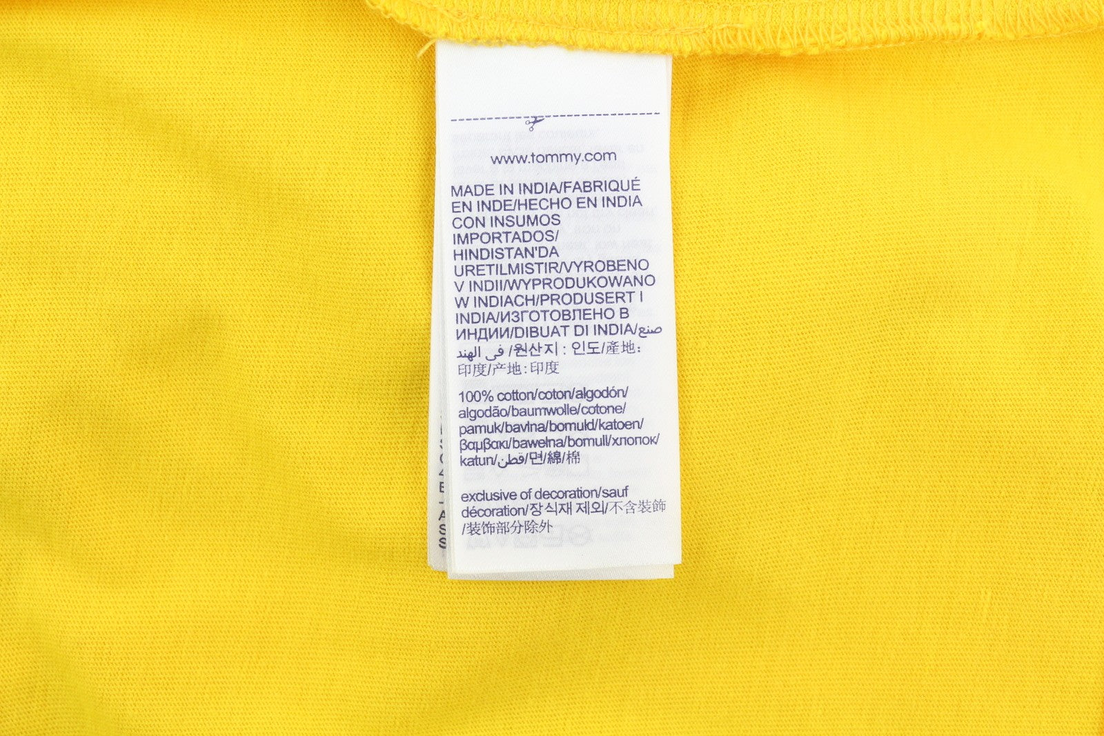 TOMMY HILFIGER TJM Chest Logo Pollen vyriški marškinėliai L dydžio, geltoni, trumpomis rankovėmis, apvalia kaklo iškirpte.