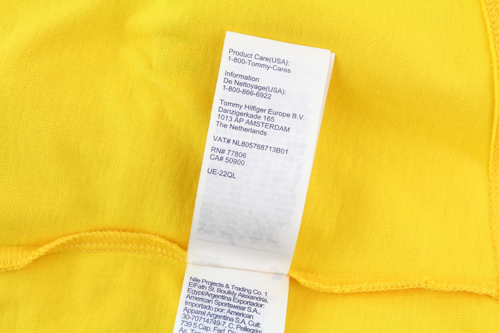 TOMMY HILFIGER TJM Chest Logo Pollen vyriški marškinėliai L dydžio, geltoni, trumpomis rankovėmis, apvalia kaklo iškirpte.