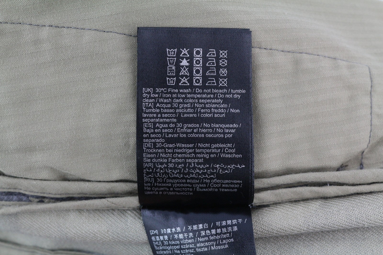 ANTONY MORATO vyriški šortai W30 Chino kamufliažinio kirpimo, morkų kirpimo, su atlenkiama sagomis. 