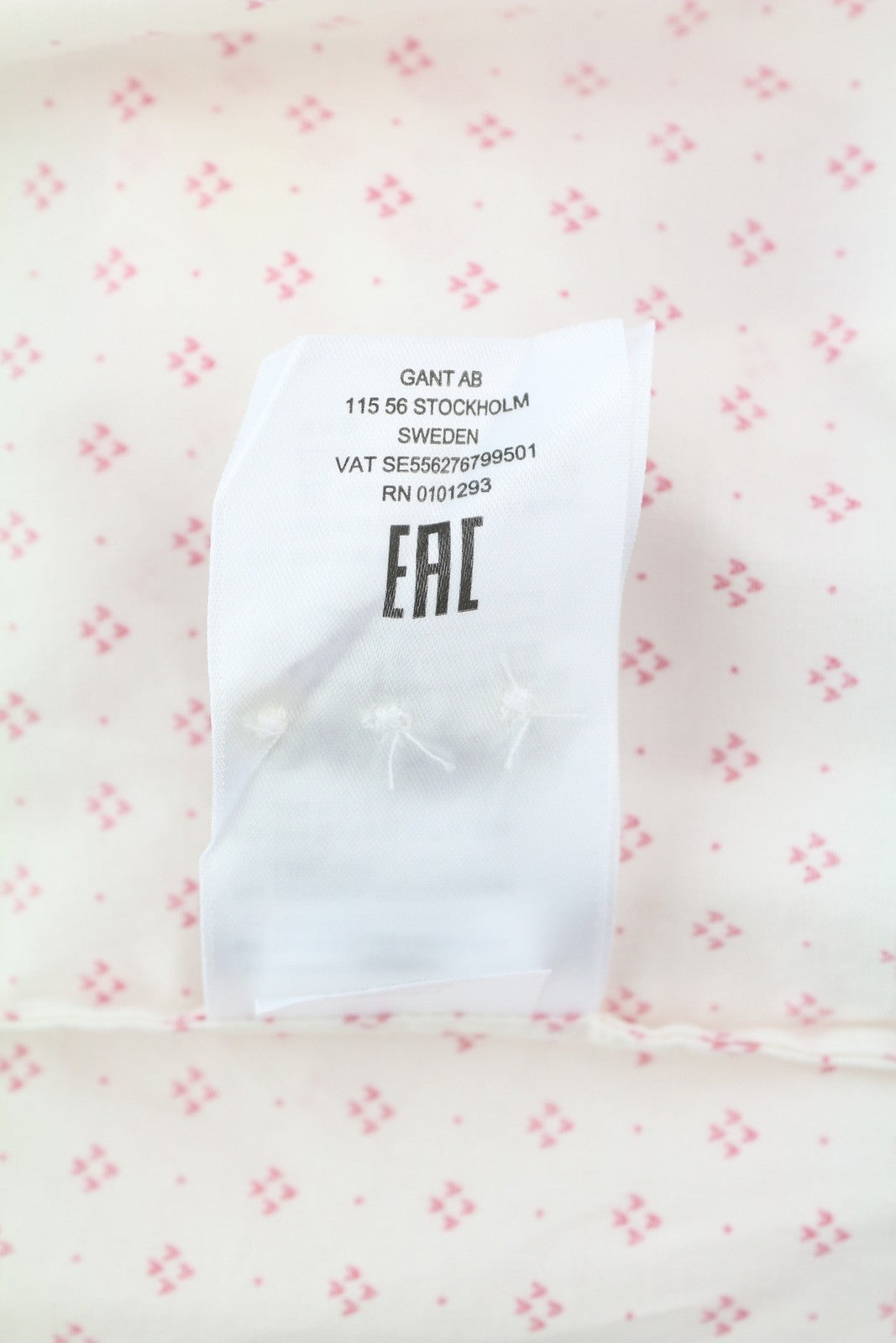 GANT „Fair Dot“ tamprūs moteriški marškinėliai, EU34, plataus kaklo, sagomis užsegami, raštuoti, balti 