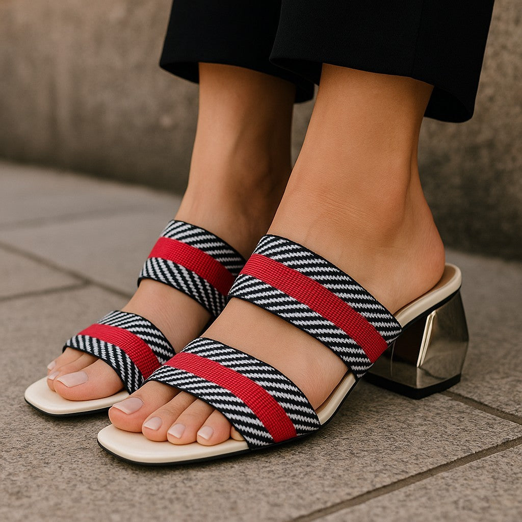 EMPORIO ARMANI X3P682 moteriškos basutės, 37 dydžio, spalvingos, užmaunamos, blizgantis blokinis kulnas. 