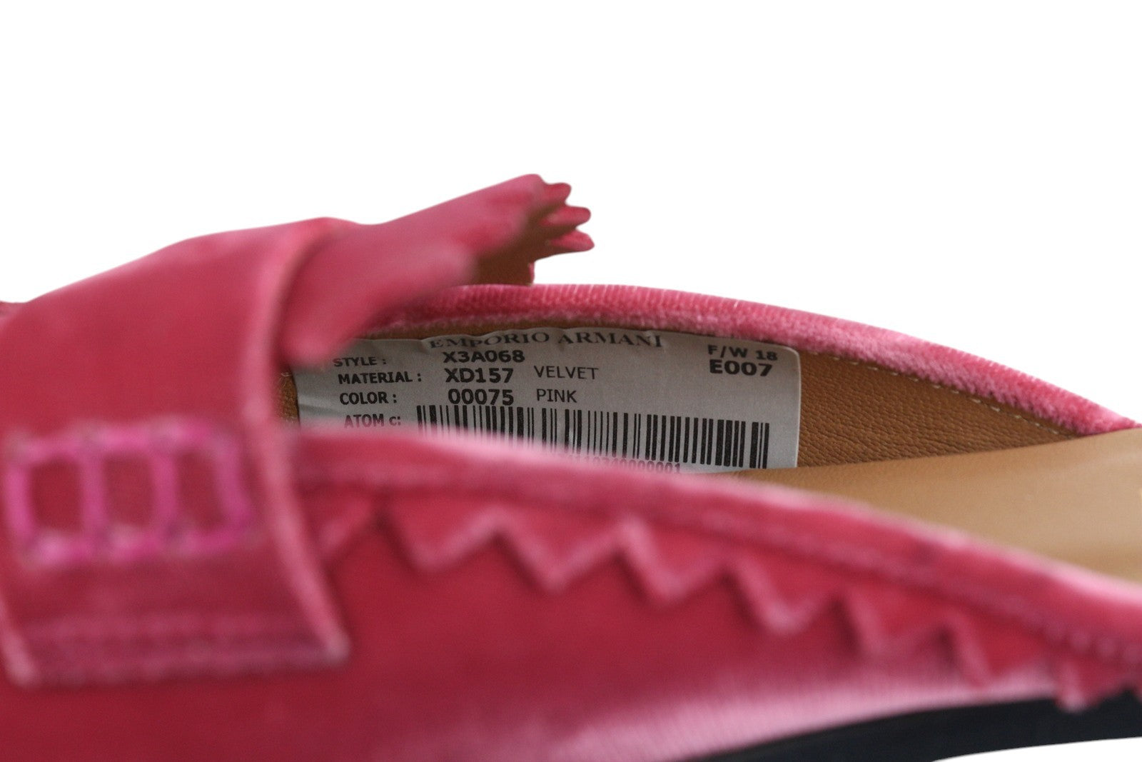EMPORIO ARMANI X3A068 moteriški bateliai be kulno, rožinės spalvos, aksominės, užsegamos, laisvalaikio stiliaus. 