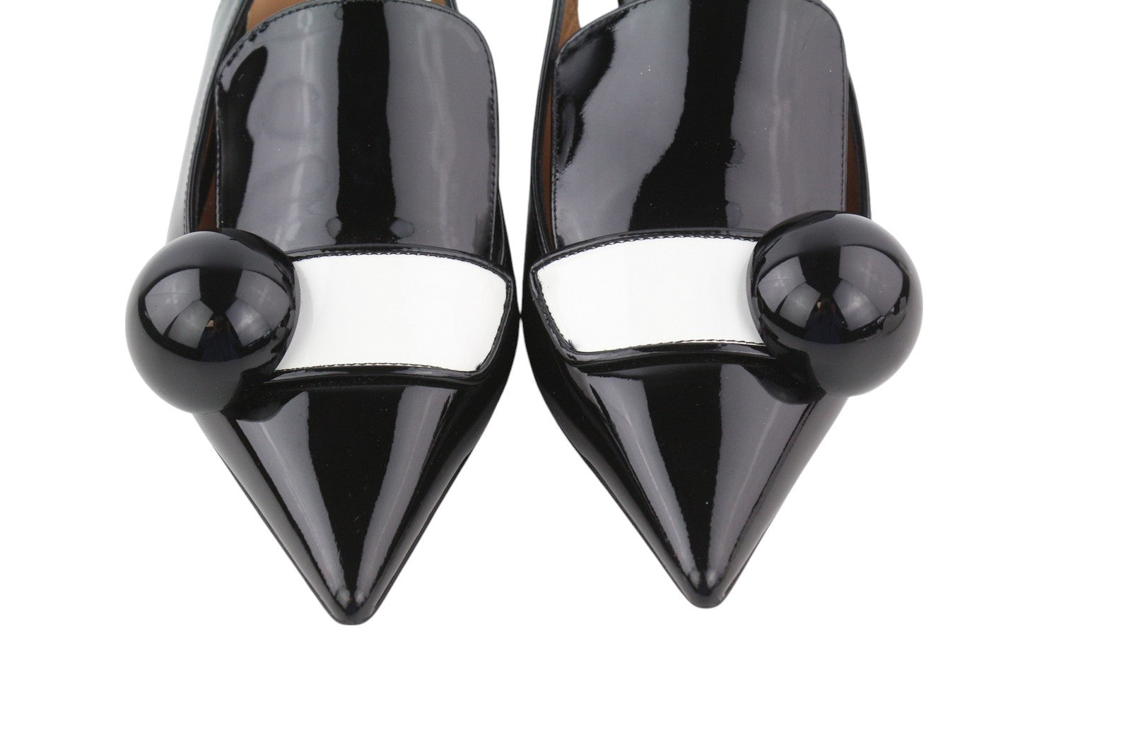 EMPORIO ARMANI X3F134 moteriški aukštakulniai EU37 juodos lakuotos odos smailios nosies sagtimi 