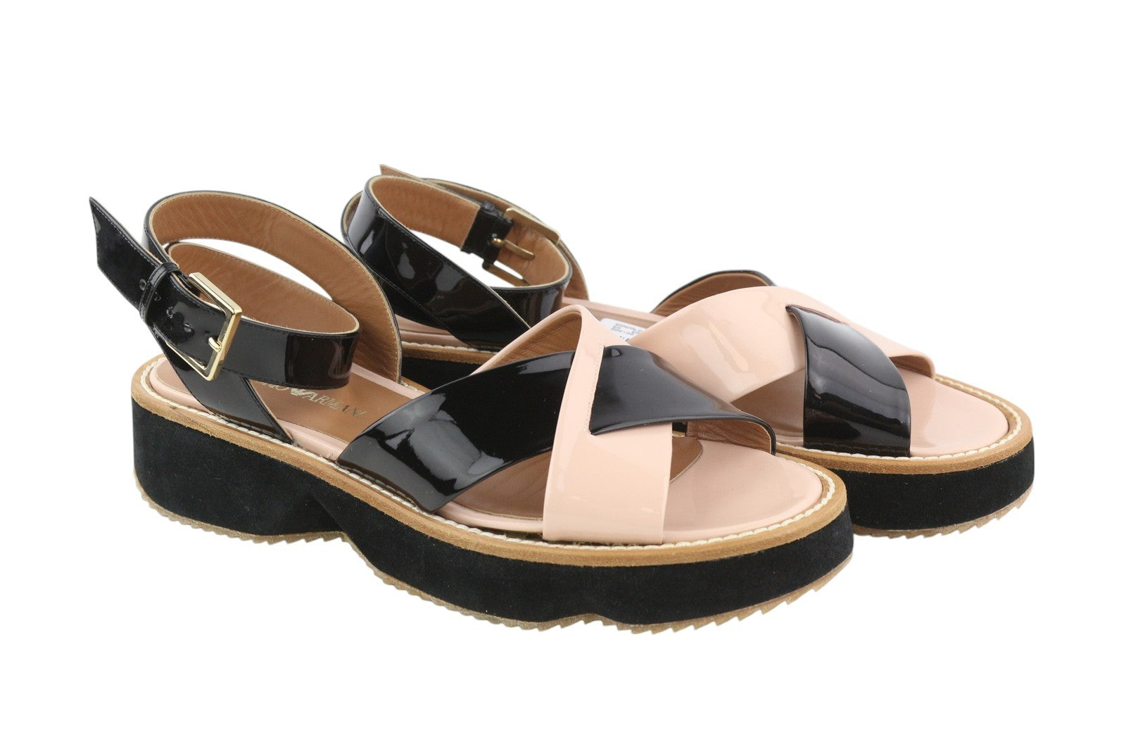 EMPORIO ARMANI X3U091 moteriškos basutės, 37 dydžio, juodos, lakuotos odos, platforma, rekomenduojama kaina – 260 € 