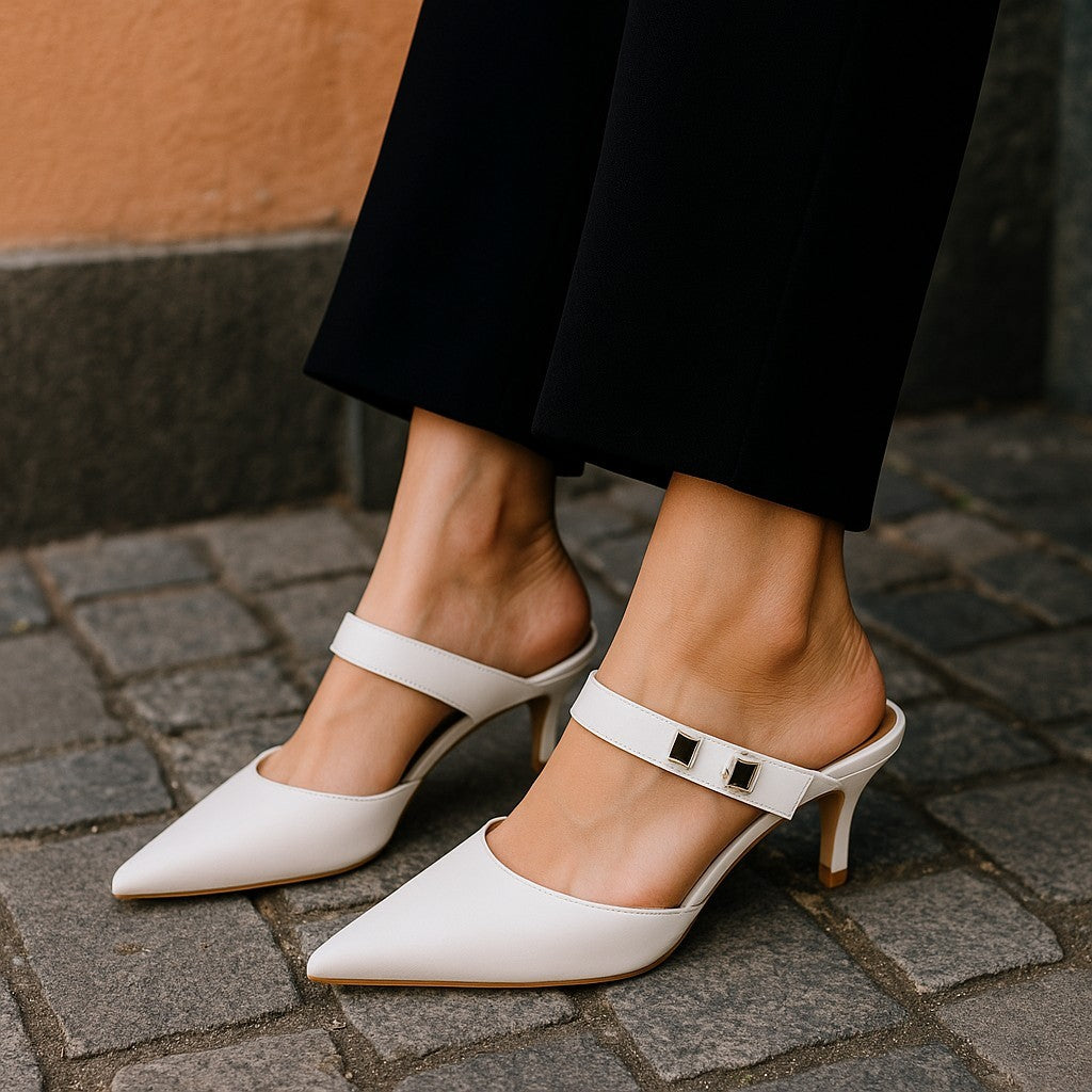 EMPORIO ARMANI X3E378 moteriški aukštakulniai, baltos odos, su iškirpte, užsegami, smailūs... 