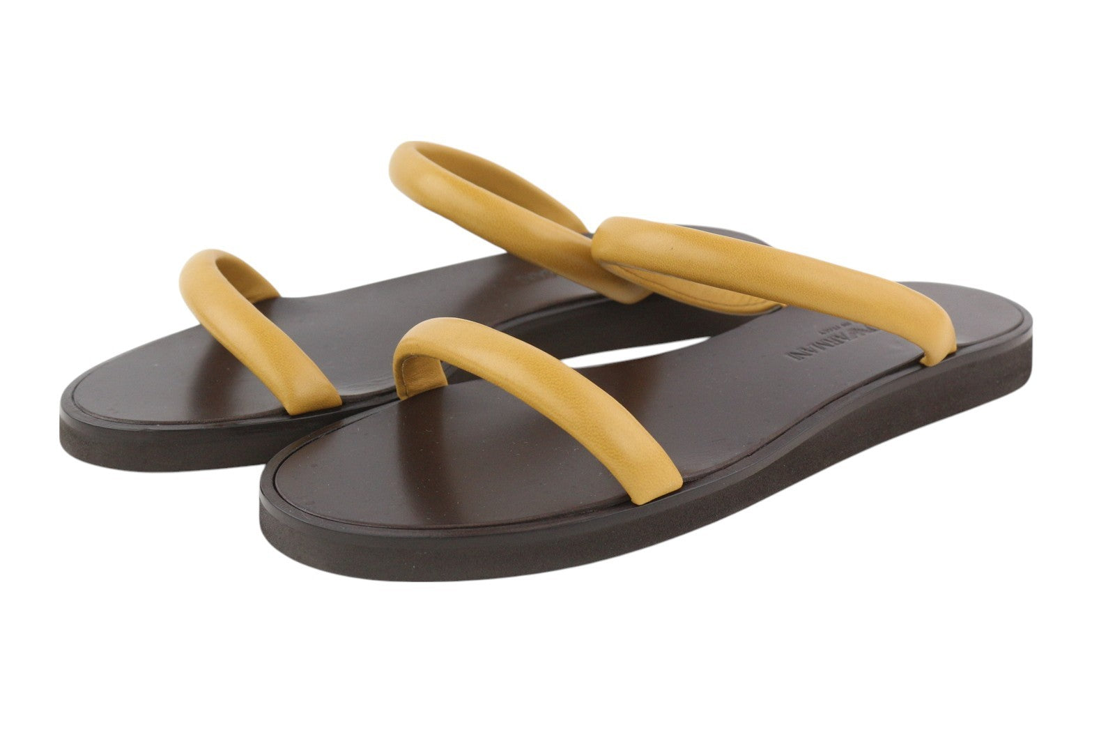 EMPORIO ARMANI X3P739 moteriškos basutės, 37 dydžio, smėlio spalvos, odinės, be kulnų, įsispiriamos. RMK 129 €. 