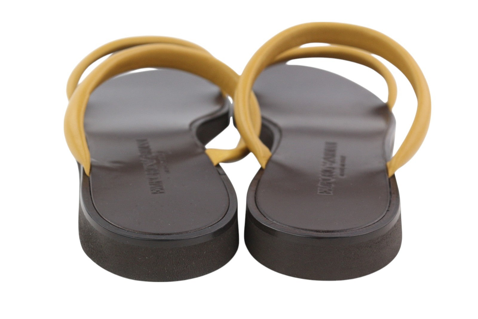 EMPORIO ARMANI X3P739 moteriškos basutės, 37 dydžio, smėlio spalvos, odinės, be kulnų, įsispiriamos. RMK 129 €. 