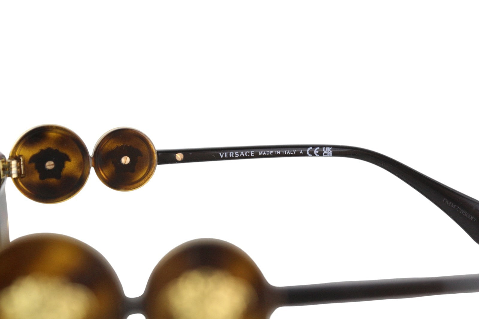 VERSACE 4433 moteriški akiniai nuo saulės su tamsiai rudais gyvūnų raštais, katės akių formos, rekomenduojama kaina – 437 USD 