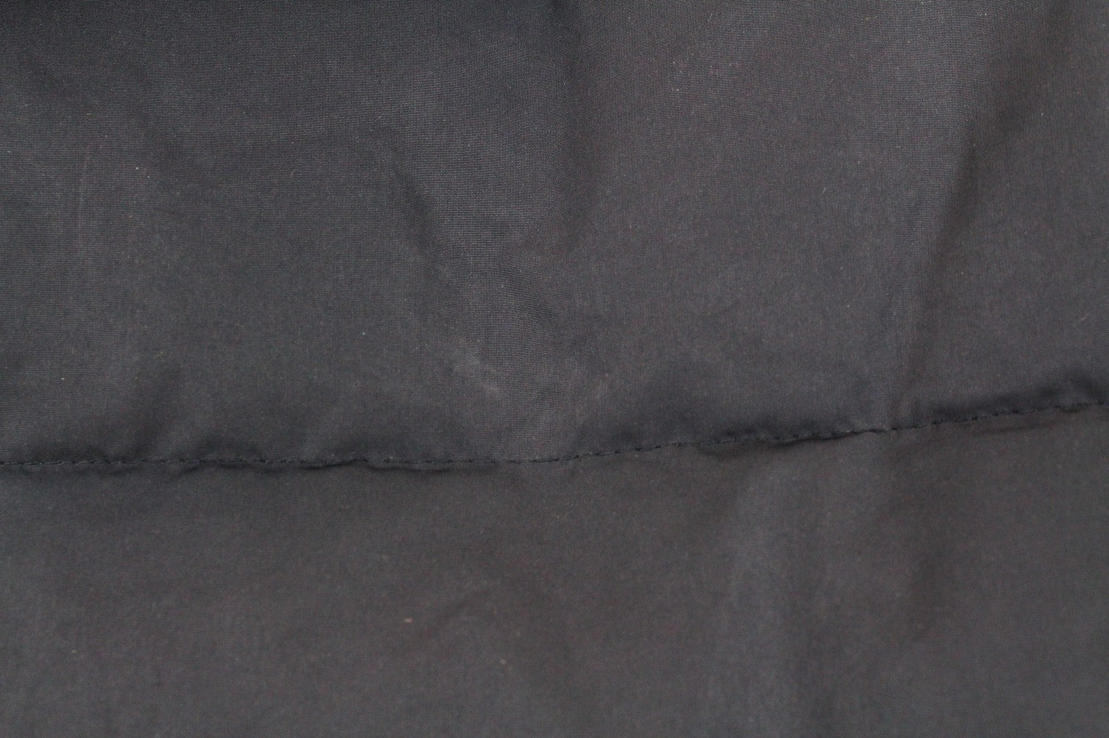 MAISON SCOTCH moteriška XS dydžio mėlyna dygsniuota dirbtinio kailio pūsta striukė su gobtuvu ir pamušalu 