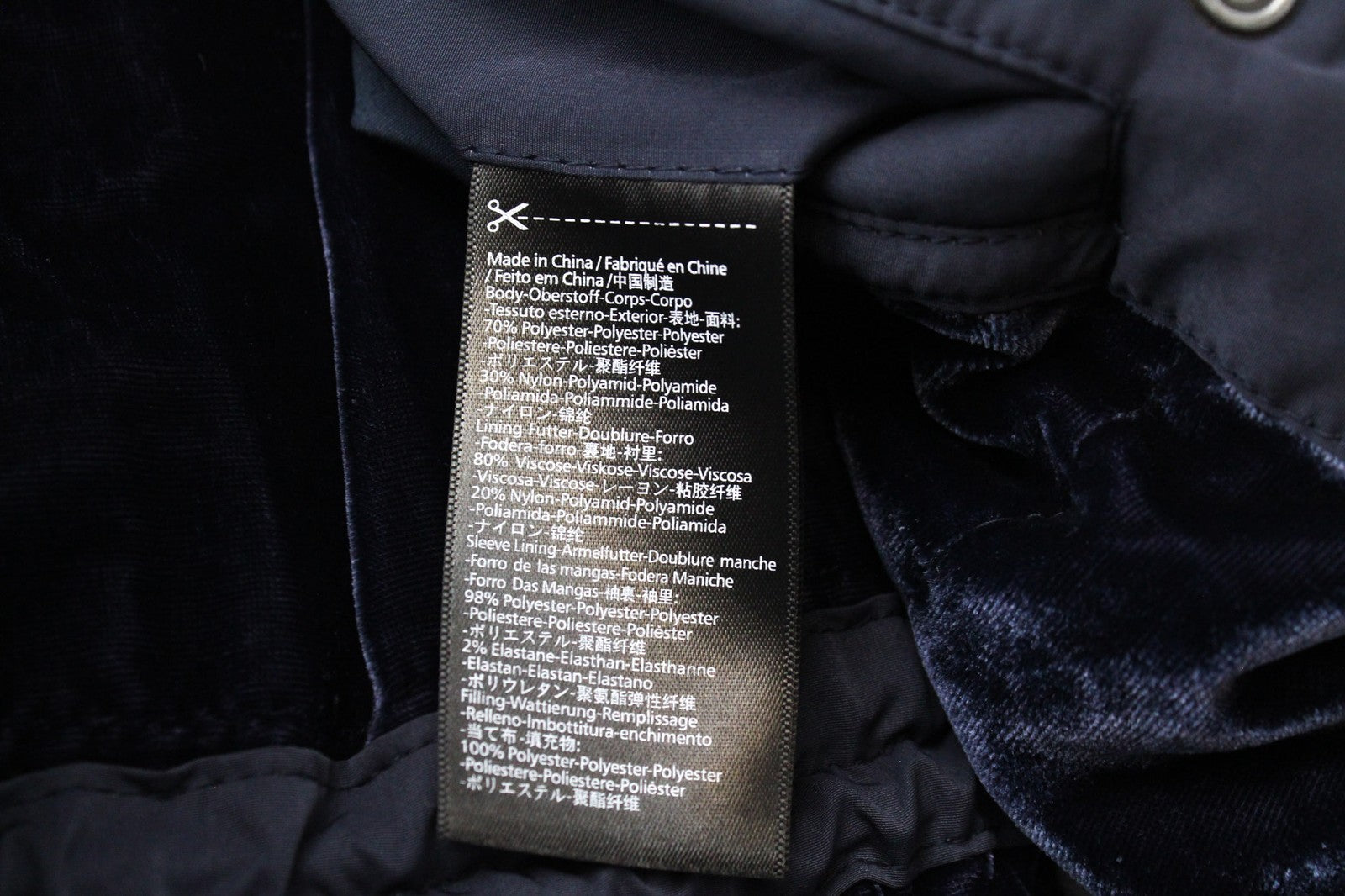 MAISON SCOTCH moteriška XS dydžio mėlyna dygsniuota dirbtinio kailio pūsta striukė su gobtuvu ir pamušalu 