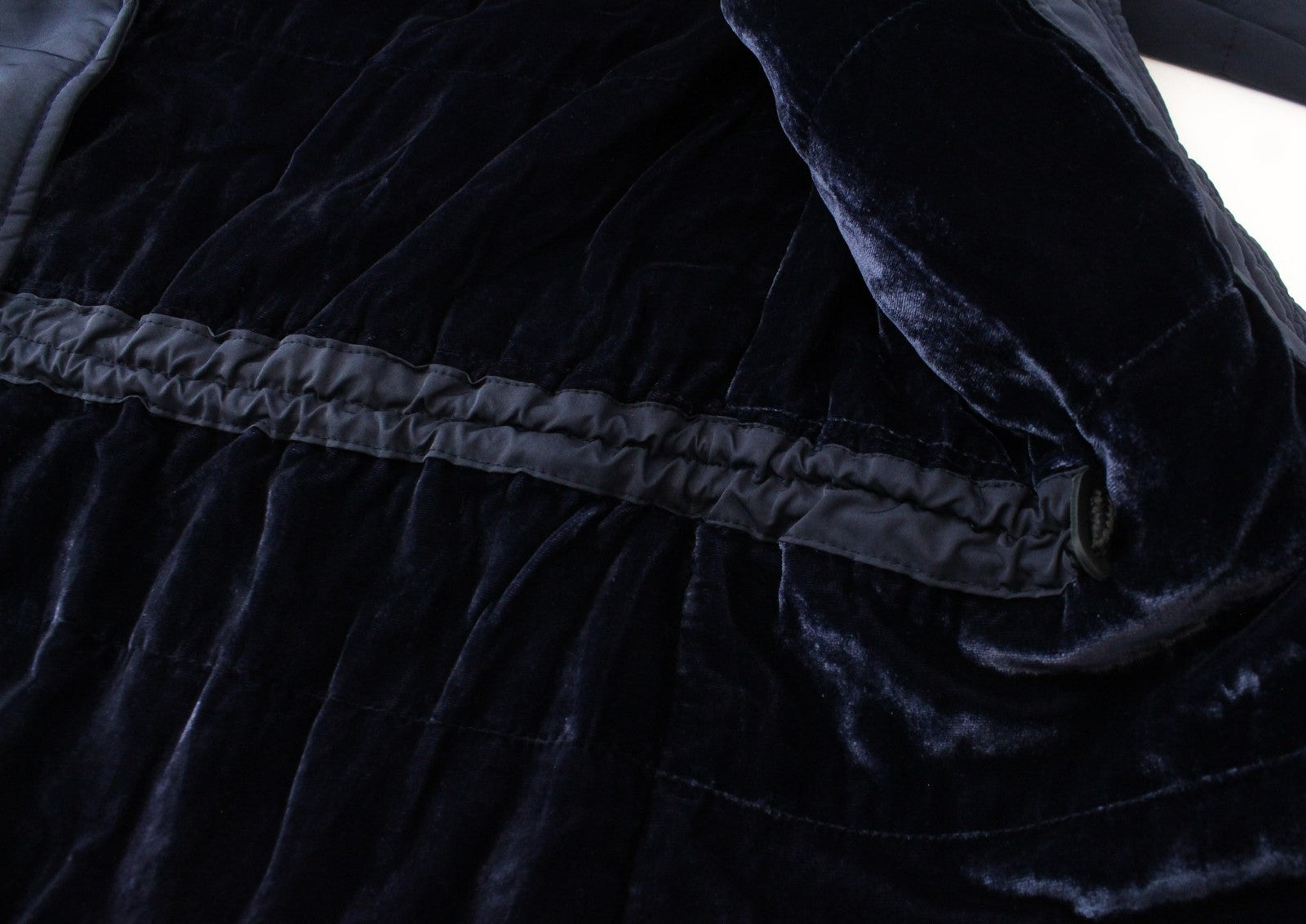 MAISON SCOTCH moteriška XS dydžio mėlyna dygsniuota dirbtinio kailio pūsta striukė su gobtuvu ir pamušalu 