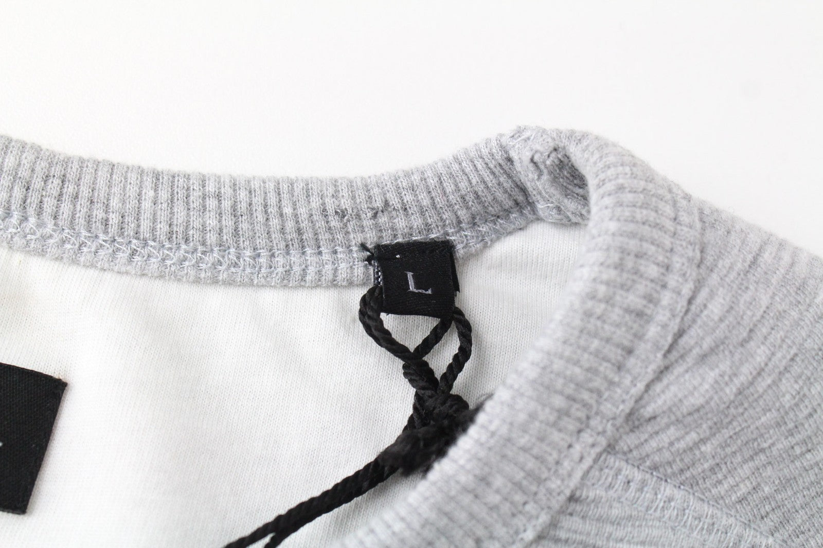 DIESEL S-Willard 0TAMH vyriškas džemperis su pilku melanžu ir apvalia kaklo iškirpte, L dydžio 