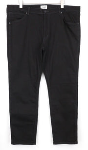 WRANGLER Greensboro vyriški W42/L32 juodi tiesaus kirpimo tamprūs džinsai 