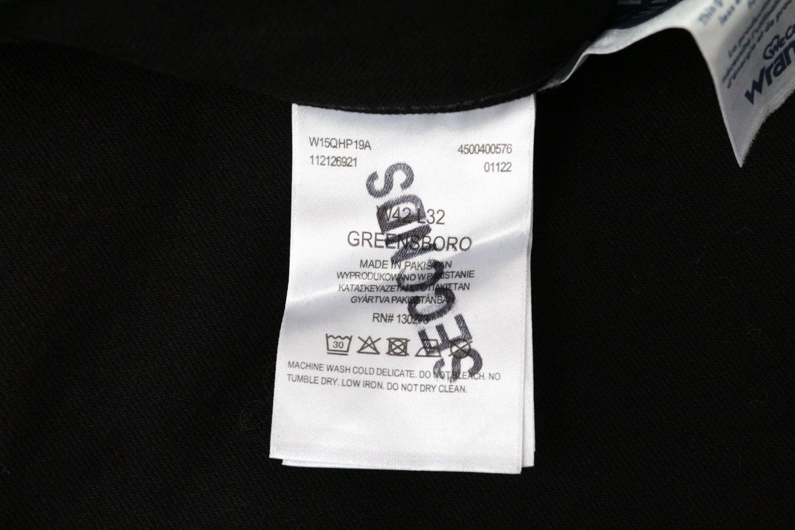 WRANGLER Greensboro vyriški W42/L32 juodi tiesaus kirpimo tamprūs džinsai 