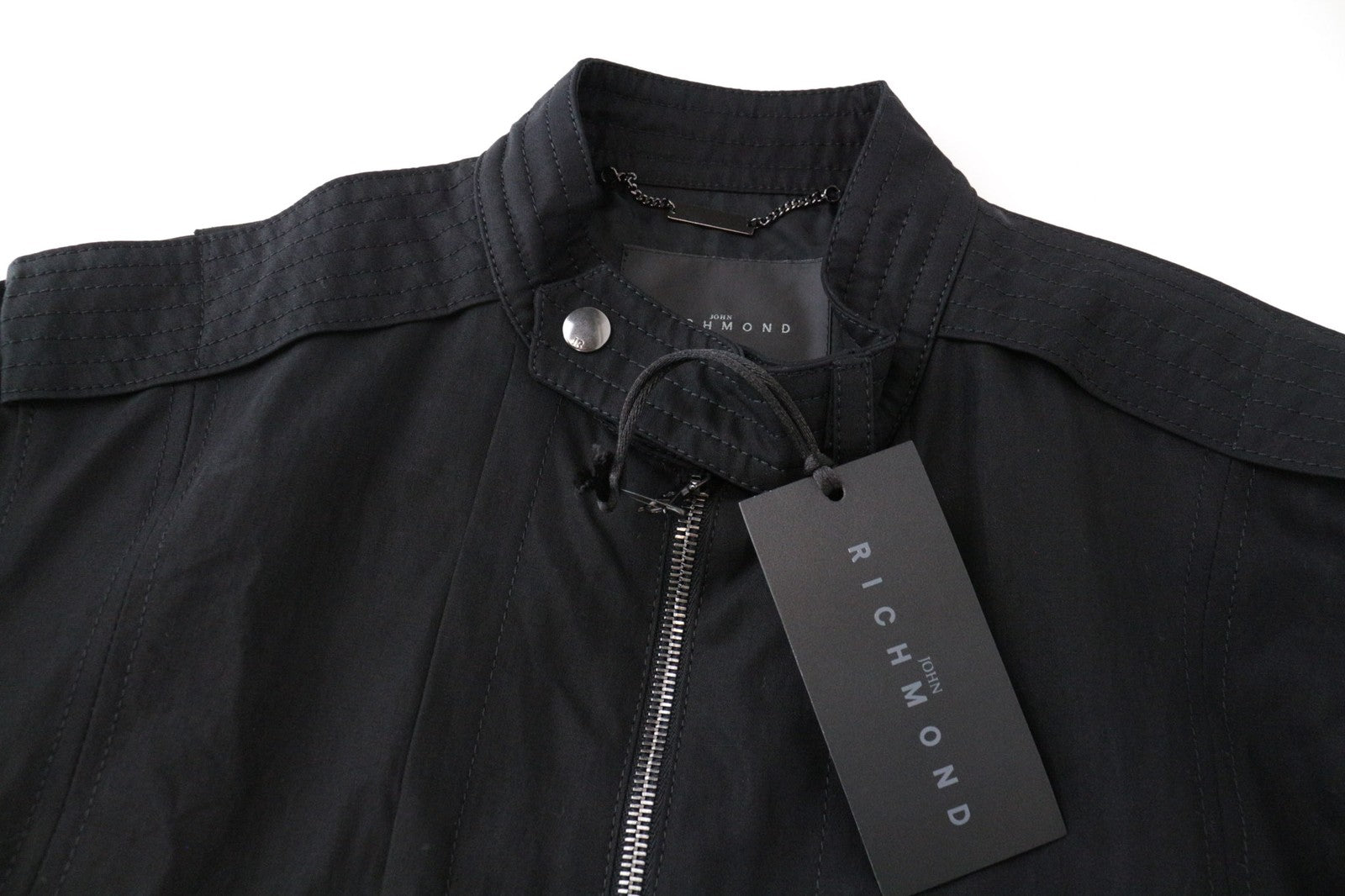 JOHN RICHMOND vyriška striukė 48 juoda, vienaeilė, lengva medvilninė 