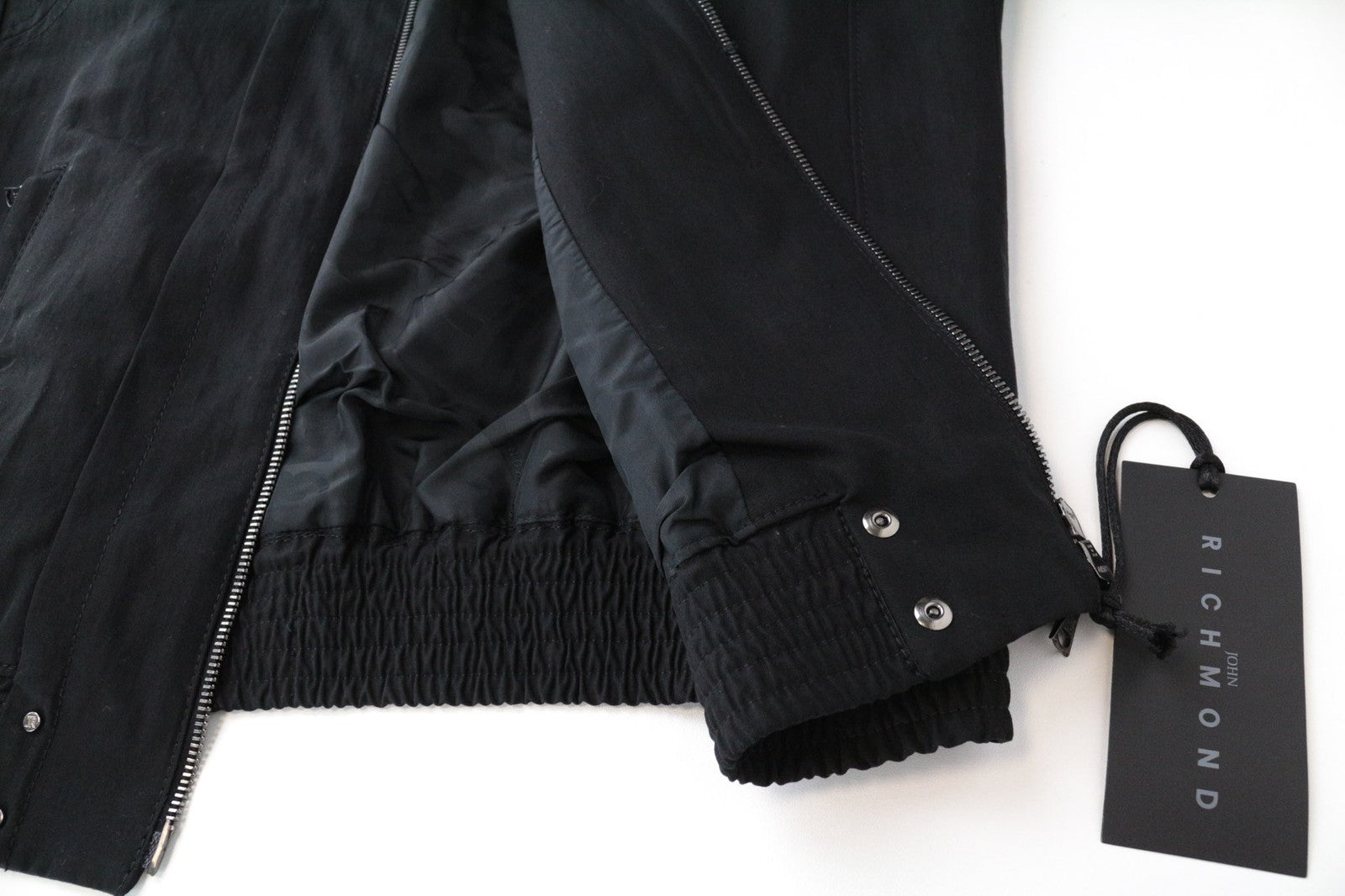 JOHN RICHMOND vyriška striukė 48 juoda, vienaeilė, lengva medvilninė 