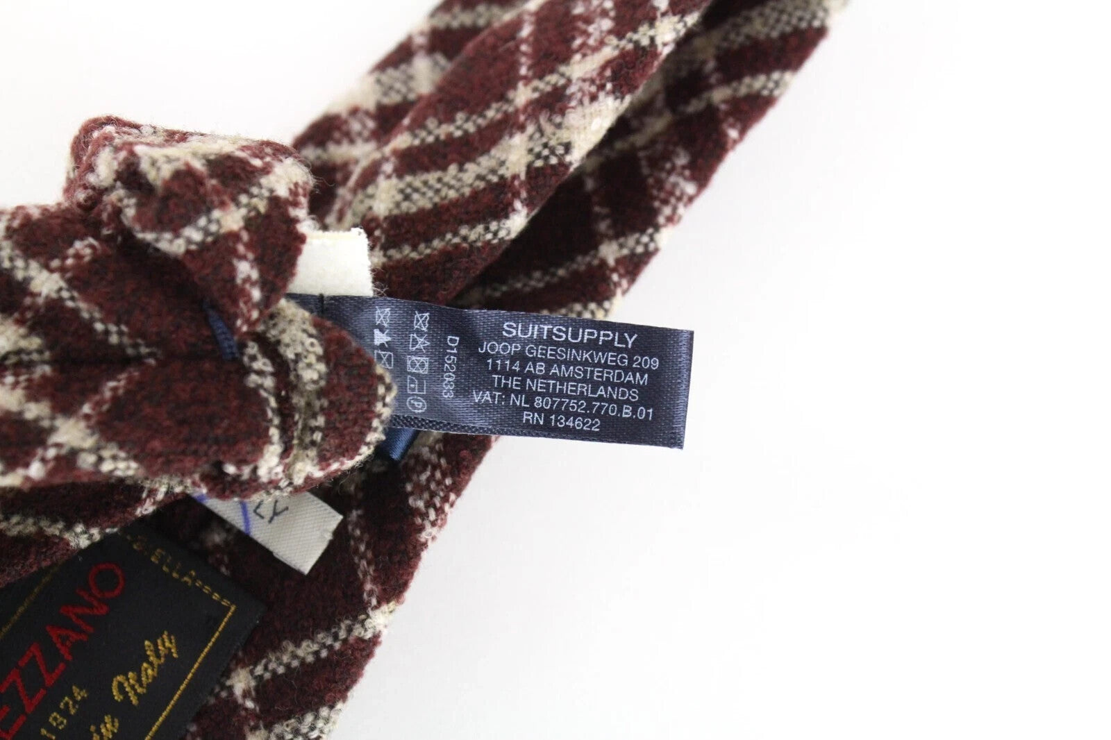 SUITSUPPLY vyriškas kaklaraištis ~150 x 8 cm tamsiai raudonas vilnos mišinio languotas raštas su ryškia apdaila 