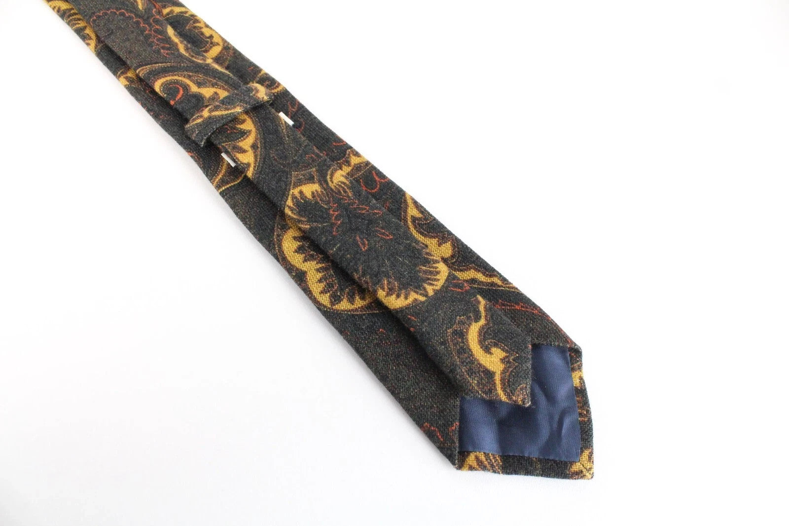 SUITSUPPLY vyriškas kaklaraištis ~150 x 8 cm žalias vilnonis raštas smailėjančiu galiuku dalykinis apranga 