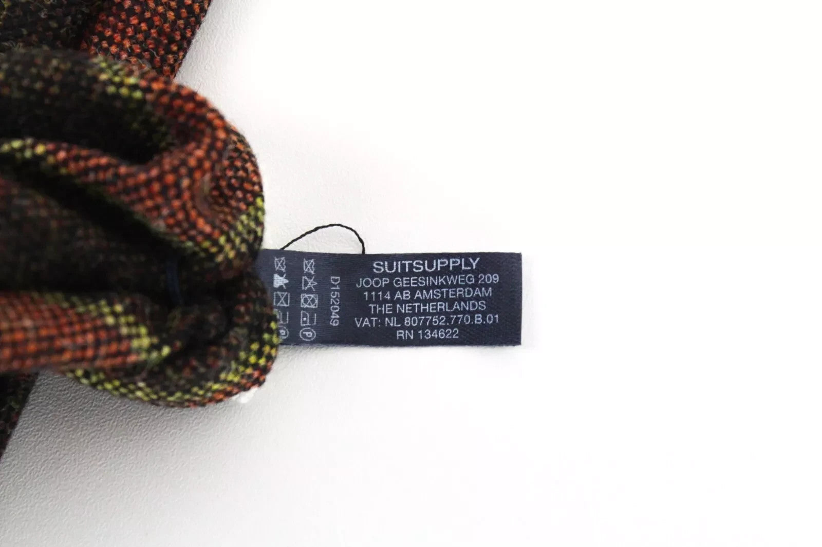 SUITSUPPLY vyriškas kaklaraištis ~150 x 8 cm rudas vilnos mišinio dryžuotas smailėjančiu galu oficialiam vakarėliui 