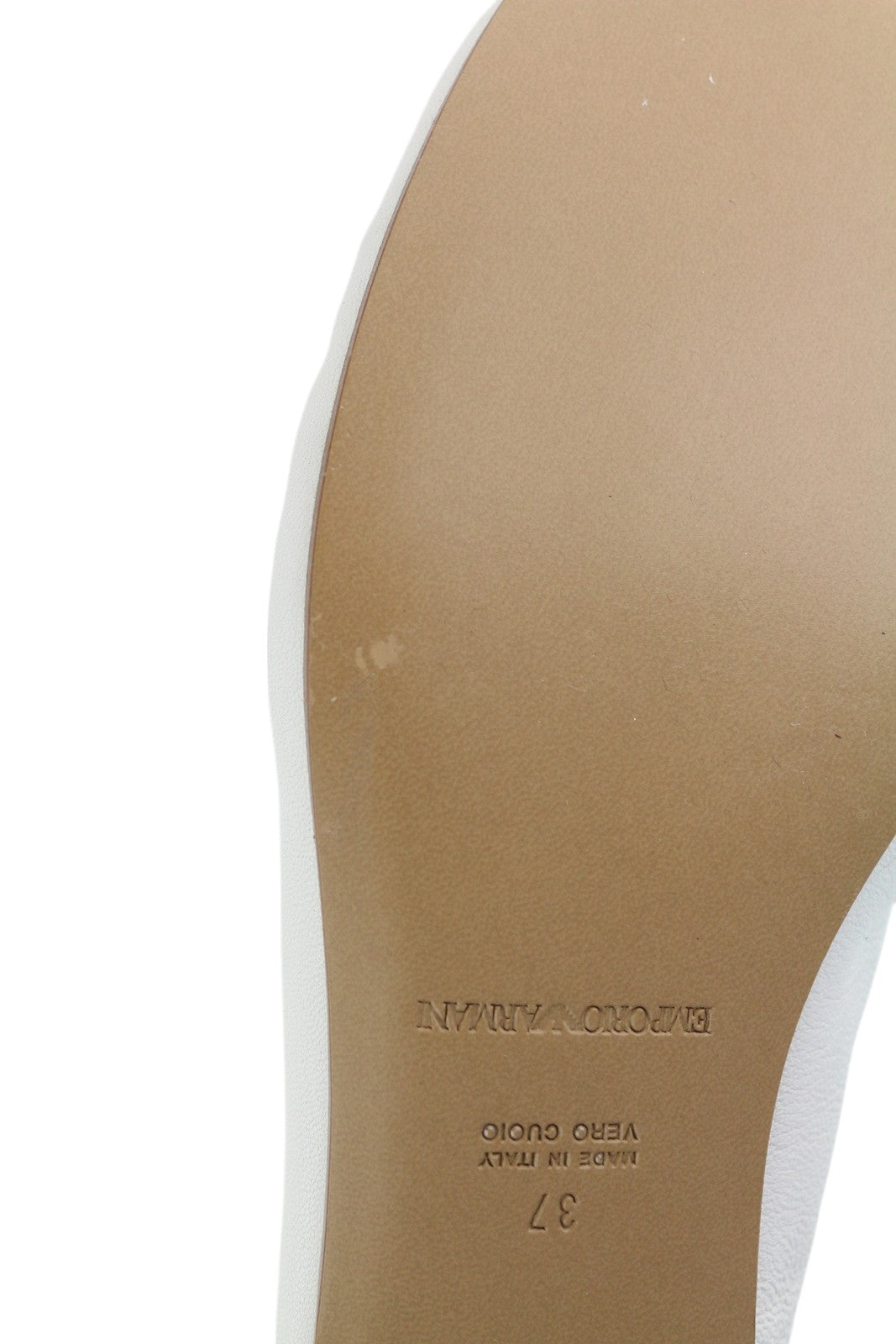 EMPORIO ARMANI moteriški bateliai, 37 EU, balti, odiniai, kvadratiniai, aukso spalvos, mokasinai su detalėmis. 