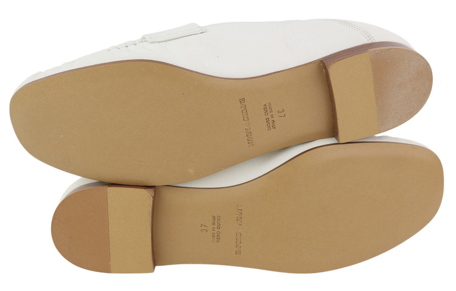 EMPORIO ARMANI moteriški bateliai, 37 EU, balti, odiniai, kvadratiniai, aukso spalvos, mokasinai su detalėmis. 