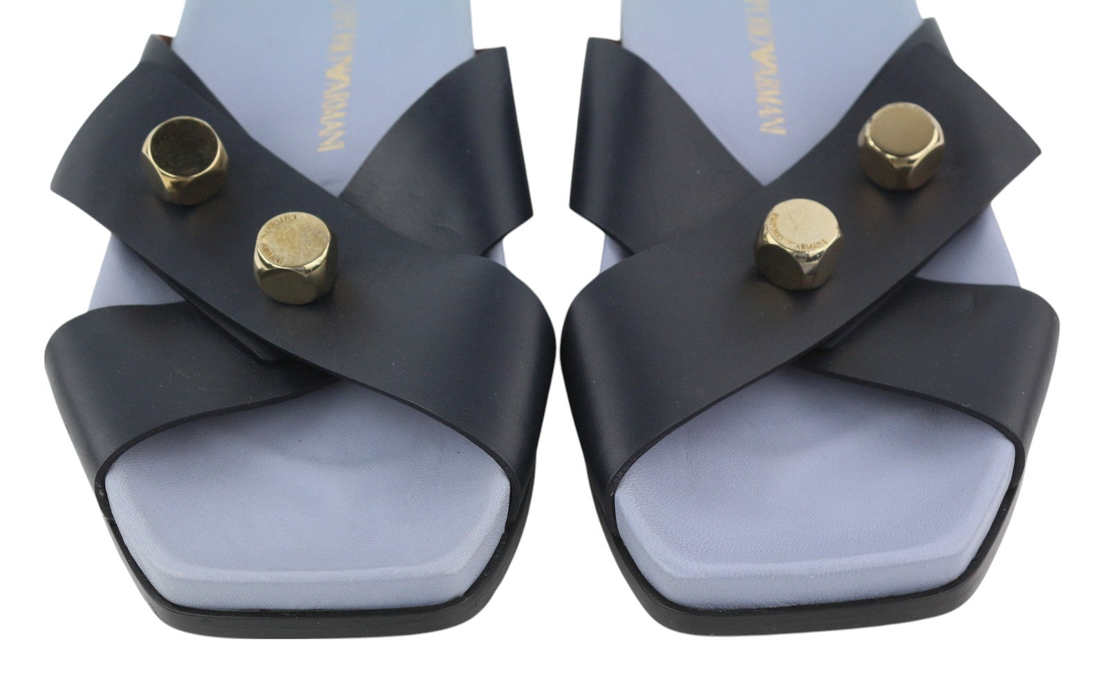 EMPORIO ARMANI moteriški bateliai su odiniais bateliais, 37 dydis, juodos spalvos, su šuns atspalvio detalėmis, užsegami atvira nosele. 