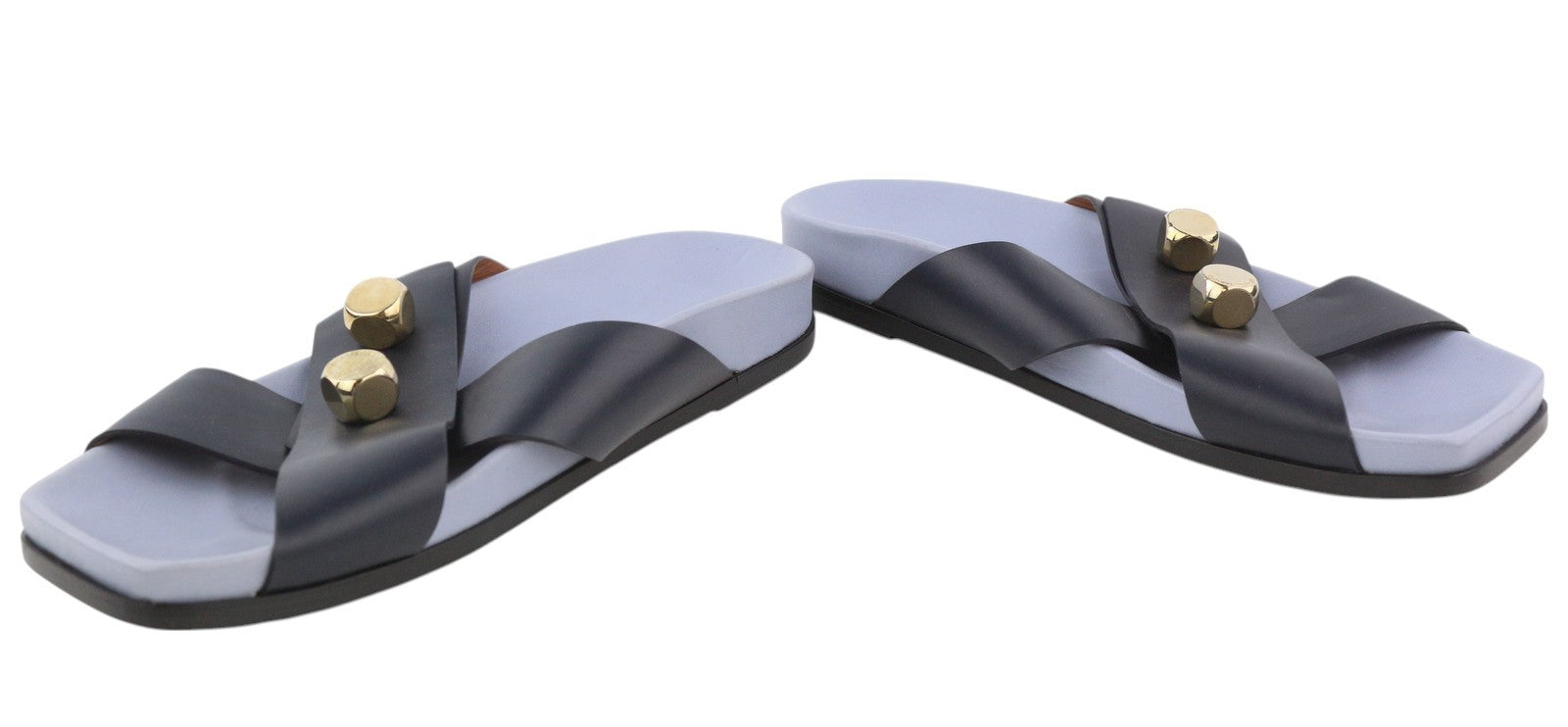 EMPORIO ARMANI moteriški bateliai su odiniais bateliais, 37 dydis, juodos spalvos, su šuns atspalvio detalėmis, užsegami atvira nosele. 