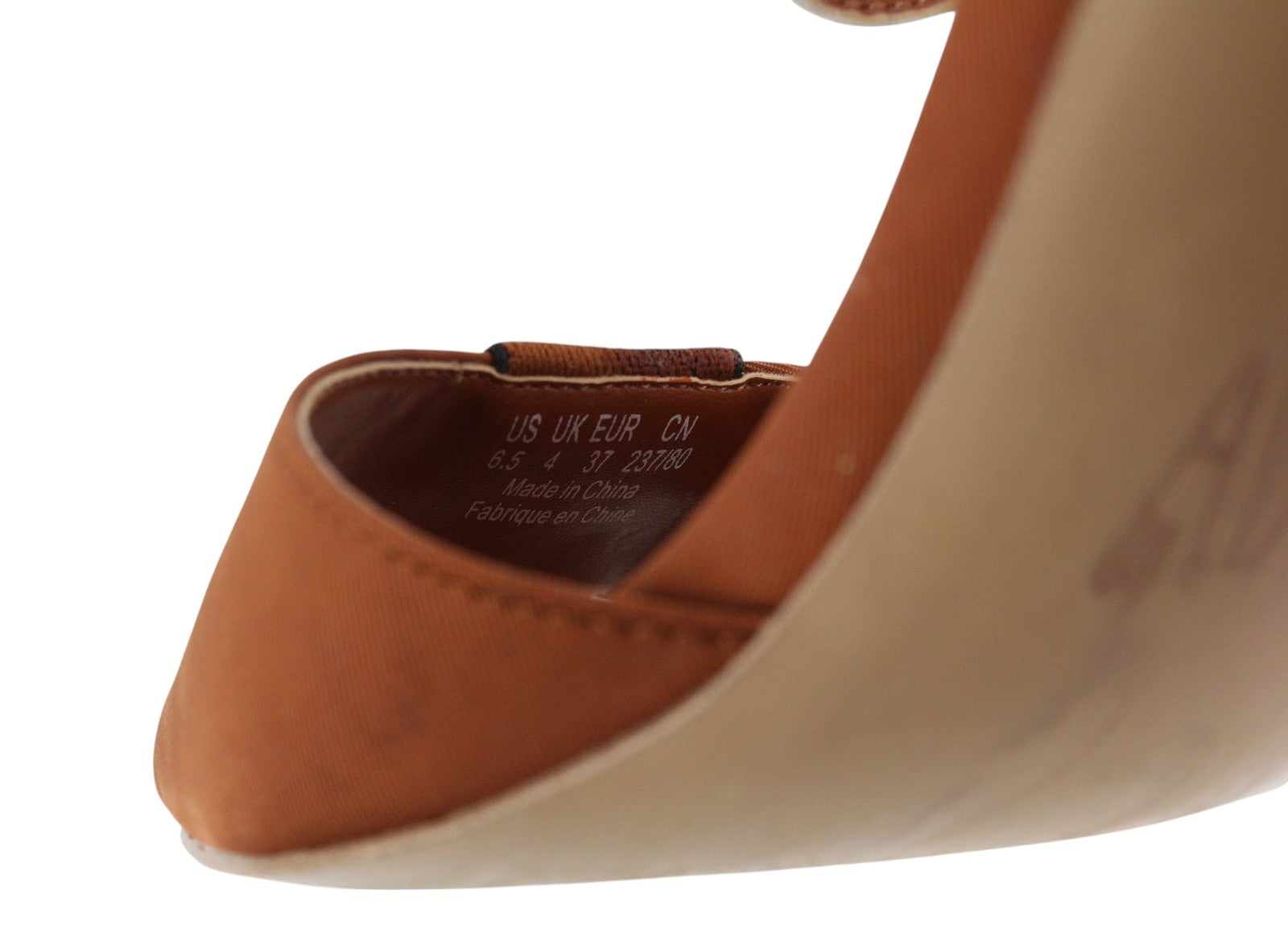 ARMANI EXCHANGE XDP005 moteriškos basutės, 37 dydžio, rudos, blizgios odos detalės, blokinis kulnas. 