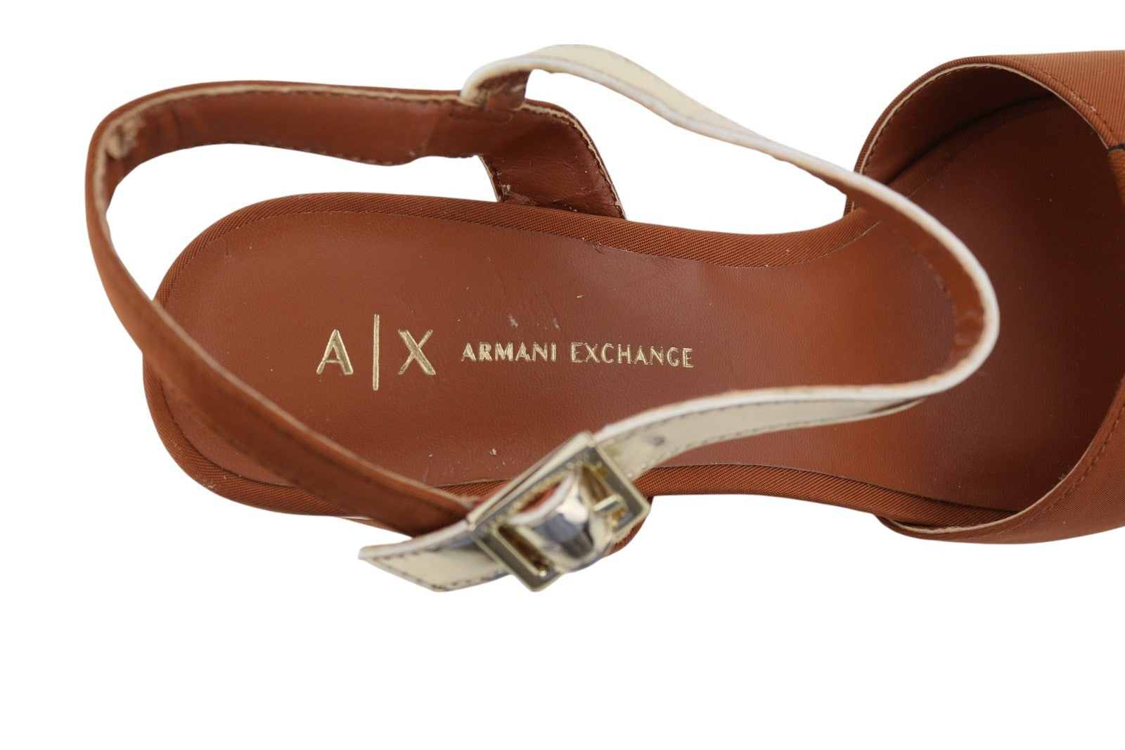 ARMANI EXCHANGE XDP005 moteriškos basutės, 37 dydžio, rudos, blizgios odos detalės, blokinis kulnas. 